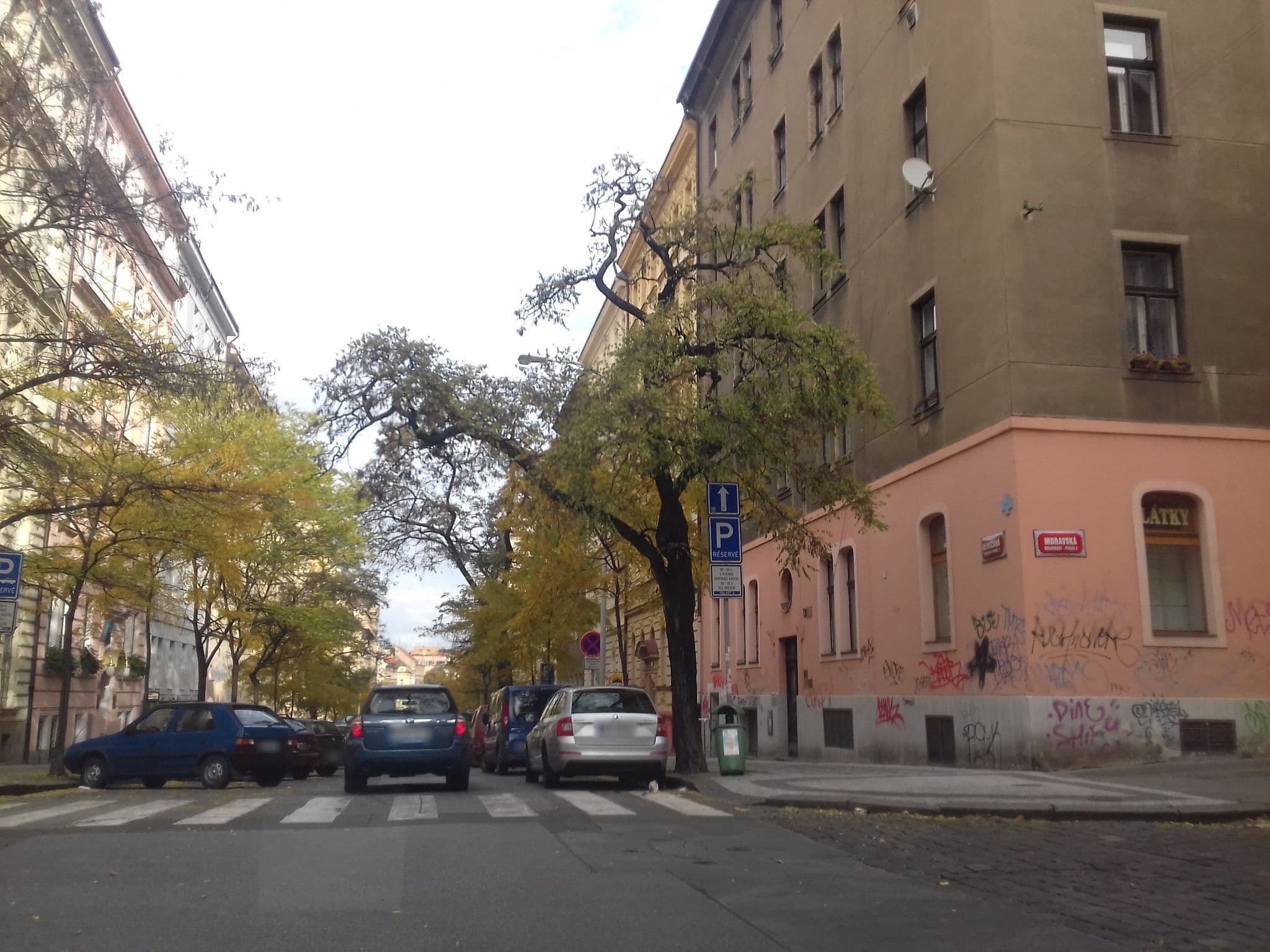 Street view near Hotel Anna Prague, Královské Vinohrady — © hodkowicz (CC BY-SA · Mapillary)