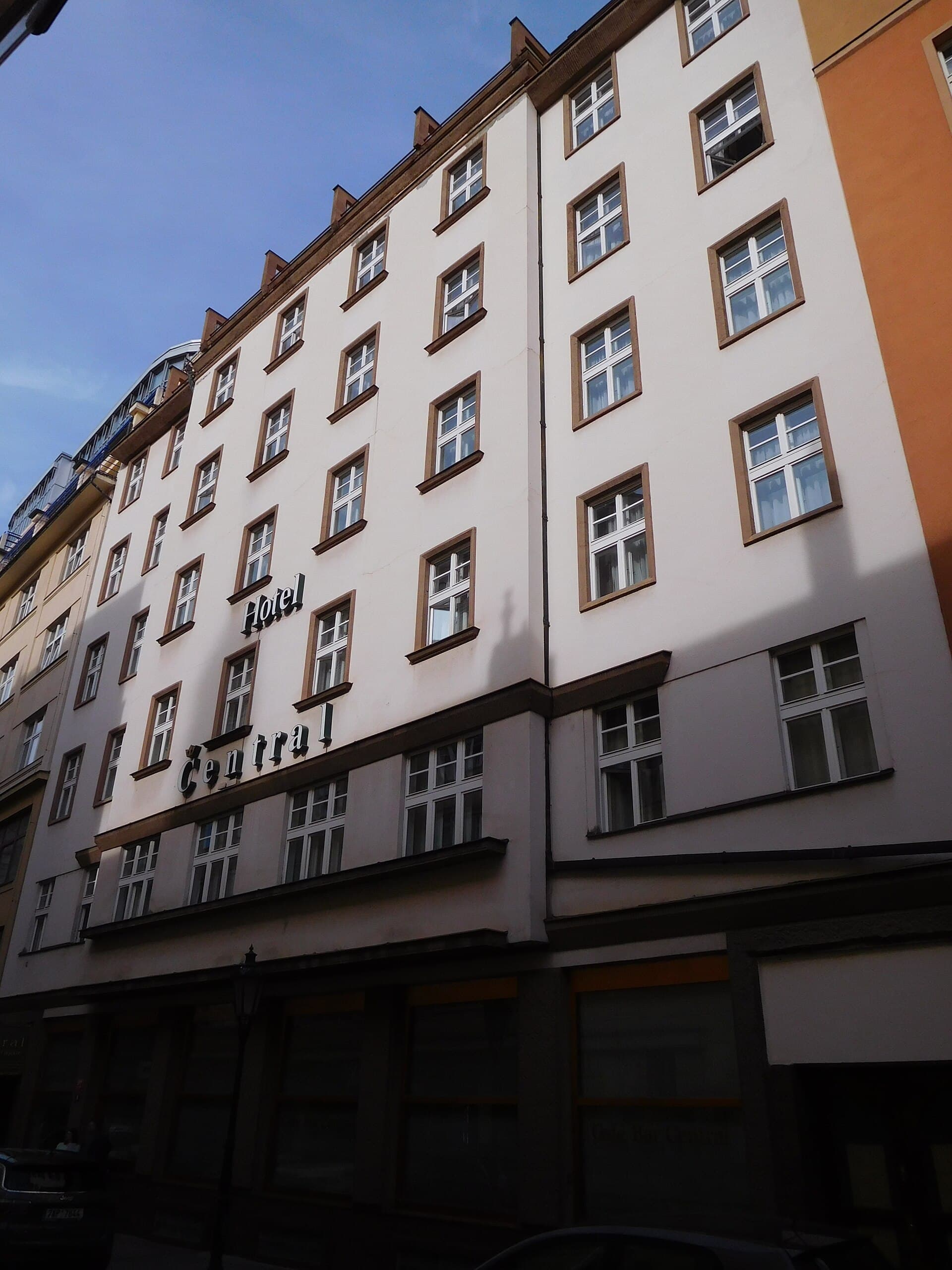 Central Hotel Prague (via Wikimedia Commons, CC BY-SA 3.0)