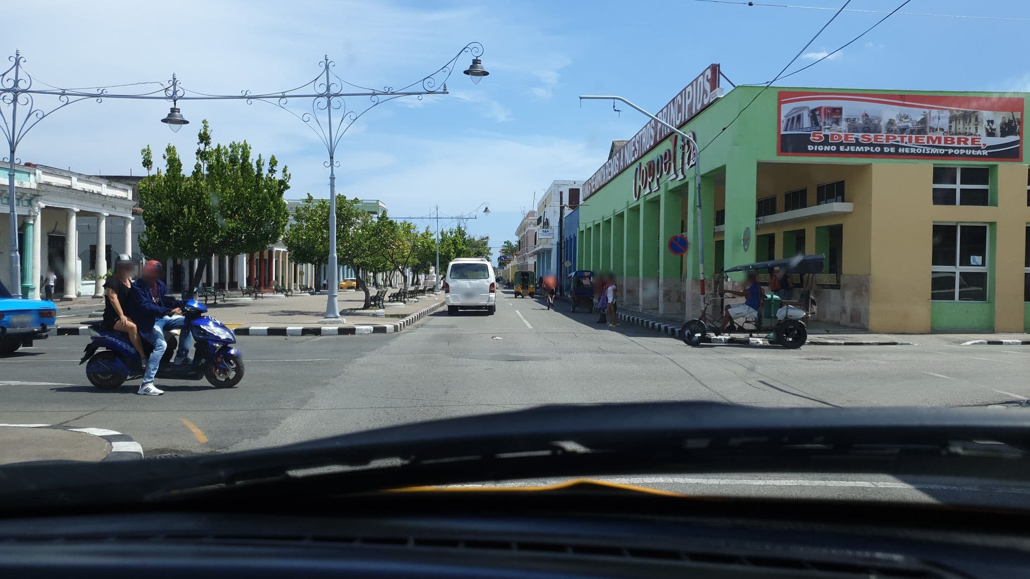 Street view near Tania & Adrian Hostel, Cienfuegos — © mappi (CC BY-SA · Mapillary)