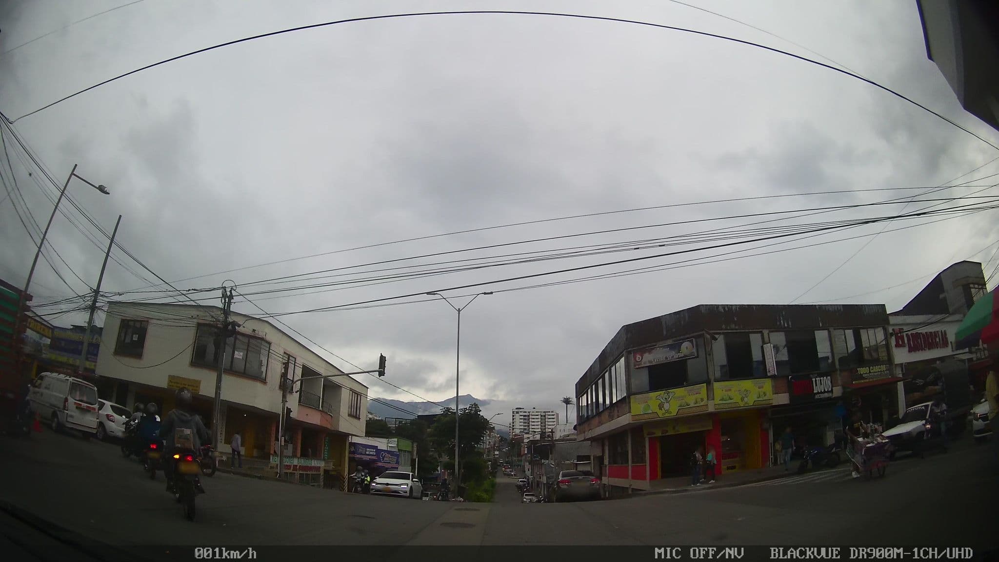 Street view near Hotel Residencias La Che, Armenia — © kaart_2 (CC BY-SA · Mapillary)