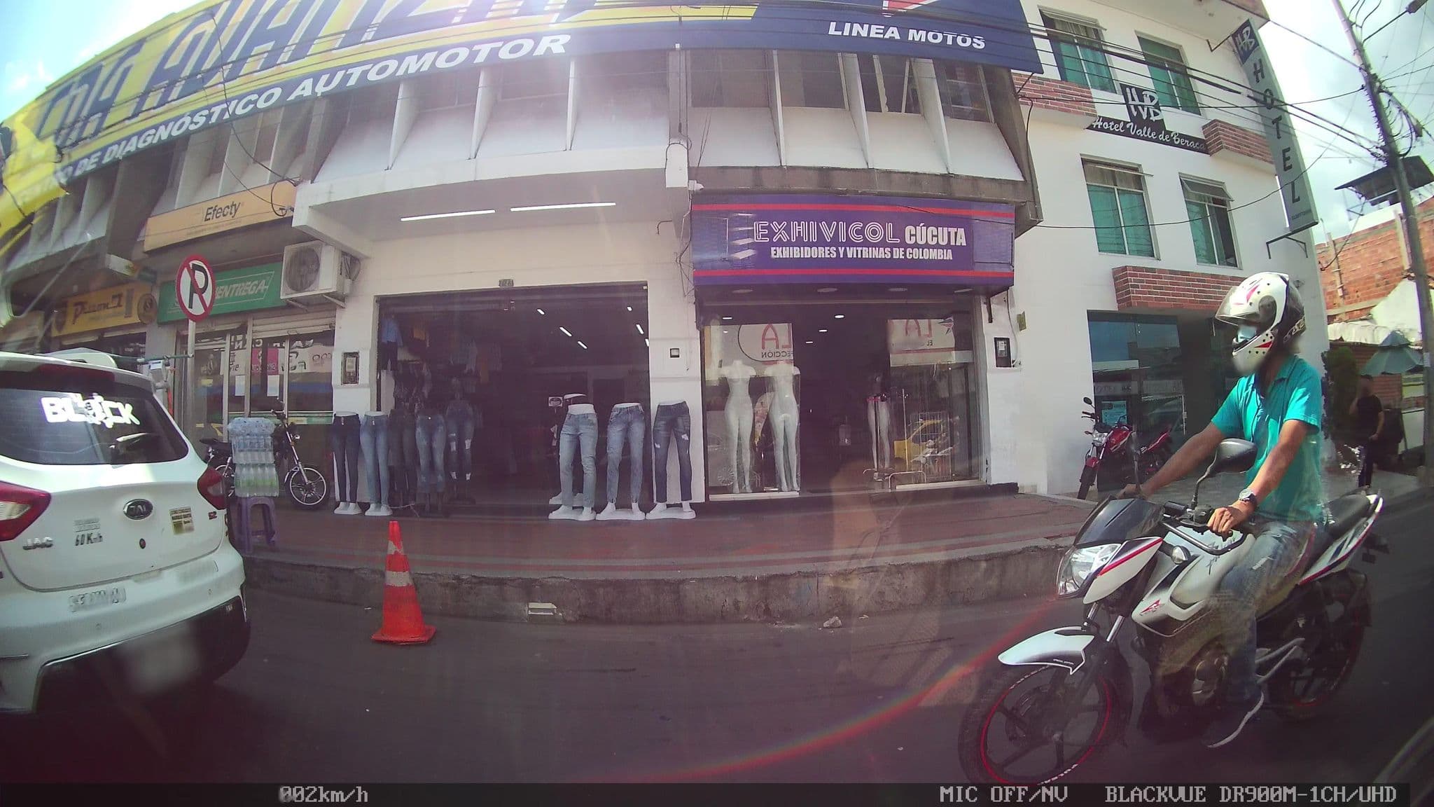 Street view near Hotel Valle de Beraca, Cúcuta — © kaart_2 (CC BY-SA · Mapillary)
