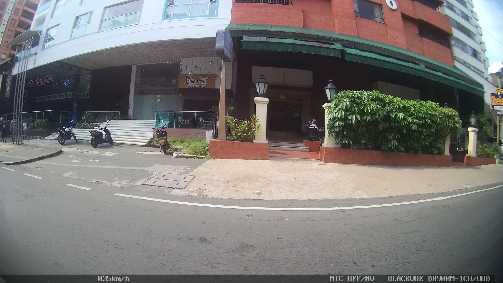 Street view near Hotel Obelisco Cali, Cali — © kaart_2 (CC BY-SA · Mapillary)