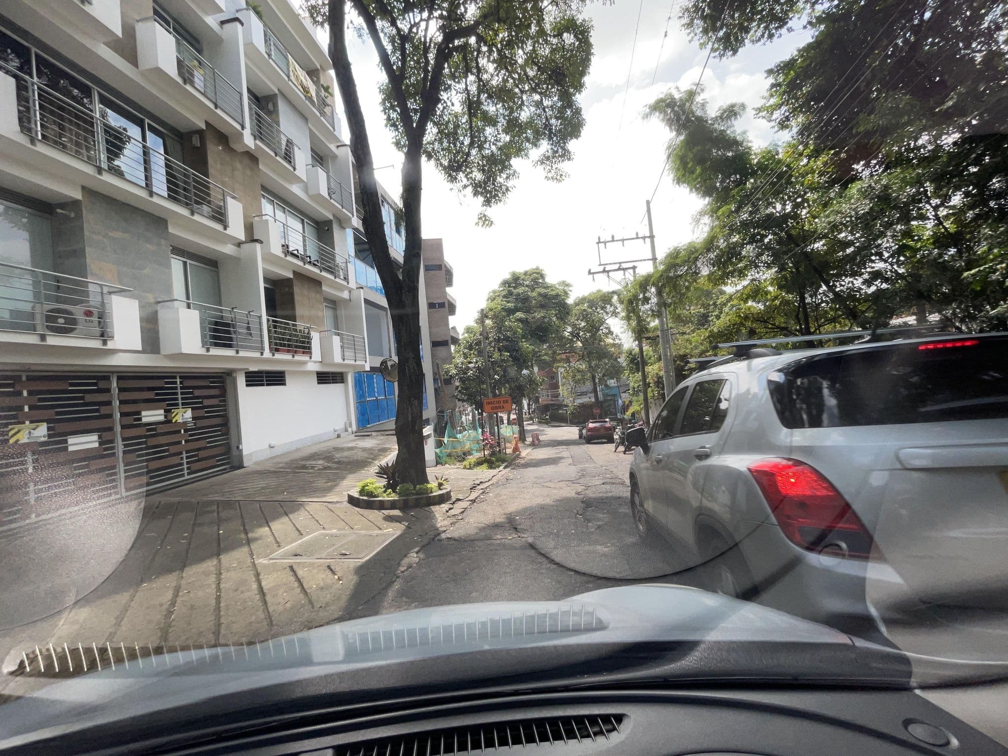 Street view near Guest House Iguana, Cali — © Katherinemunozquisabony (CC BY-SA · Mapillary)