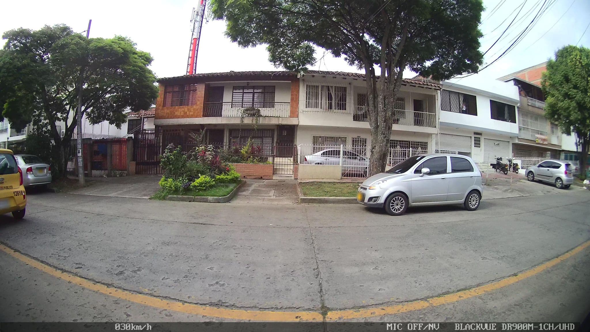 Street view near Aparta hotel Pragra, Cali — © kaart5 (CC BY-SA · Mapillary)