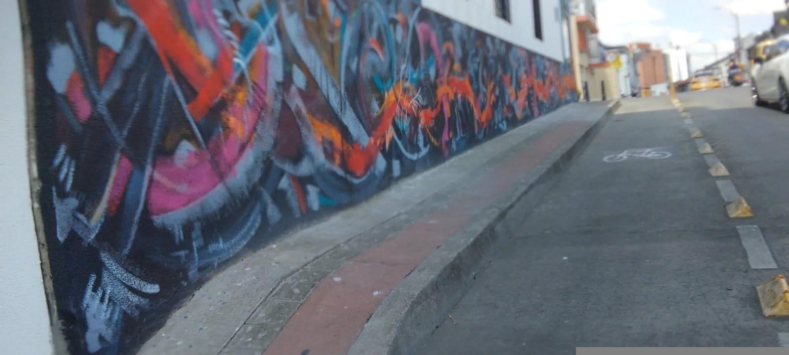 Street view near Bayit Tov Circunvalar Hotel, Pereira — © mauromesa (CC BY-SA · Mapillary)