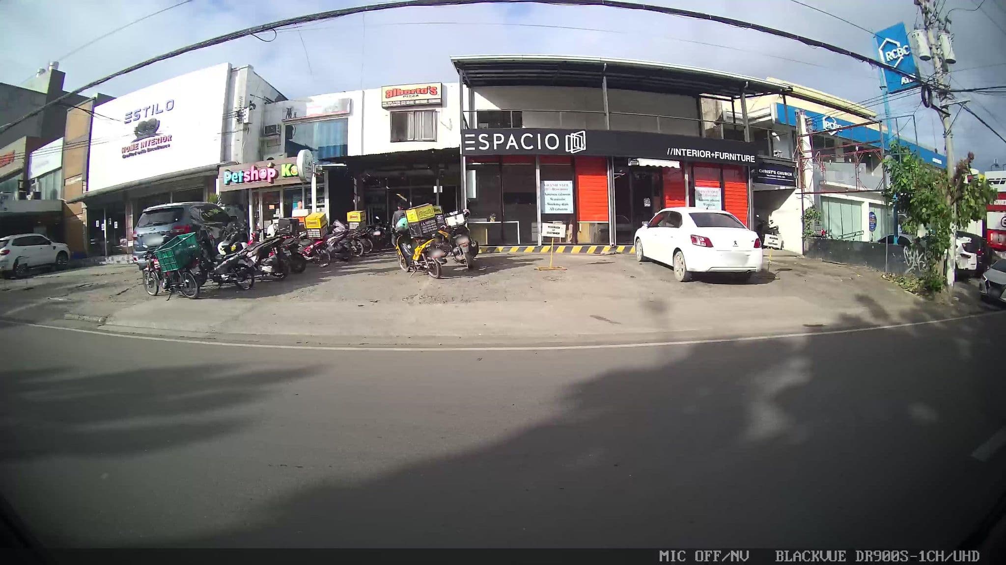 Street view near RedDoorz, Apas — © Kaart---RIGHT (CC BY-SA · Mapillary)