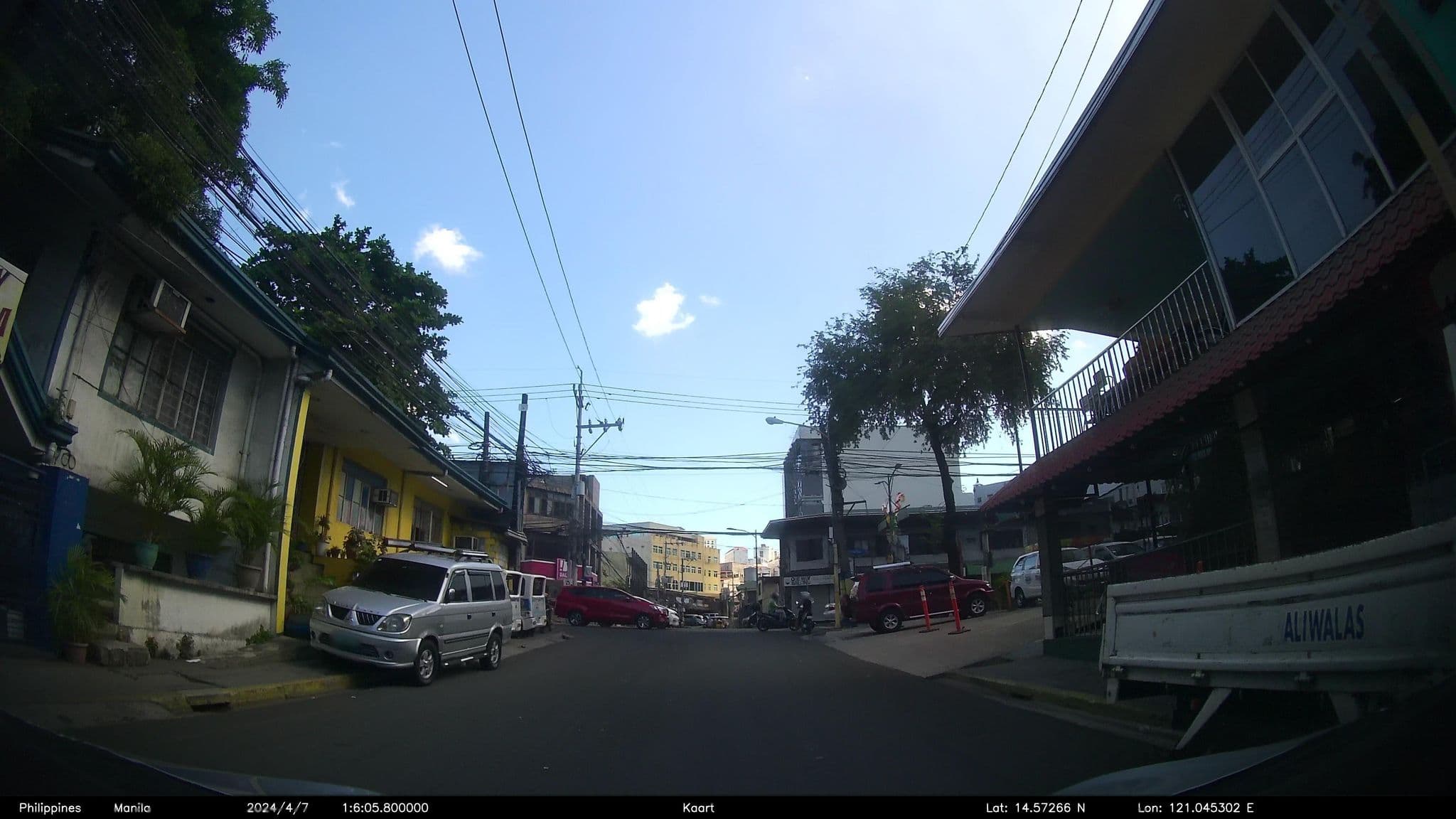 Street view near L'Pad Place (Hostel), Mandaluyong City — © kaart_4 (CC BY-SA · Mapillary)