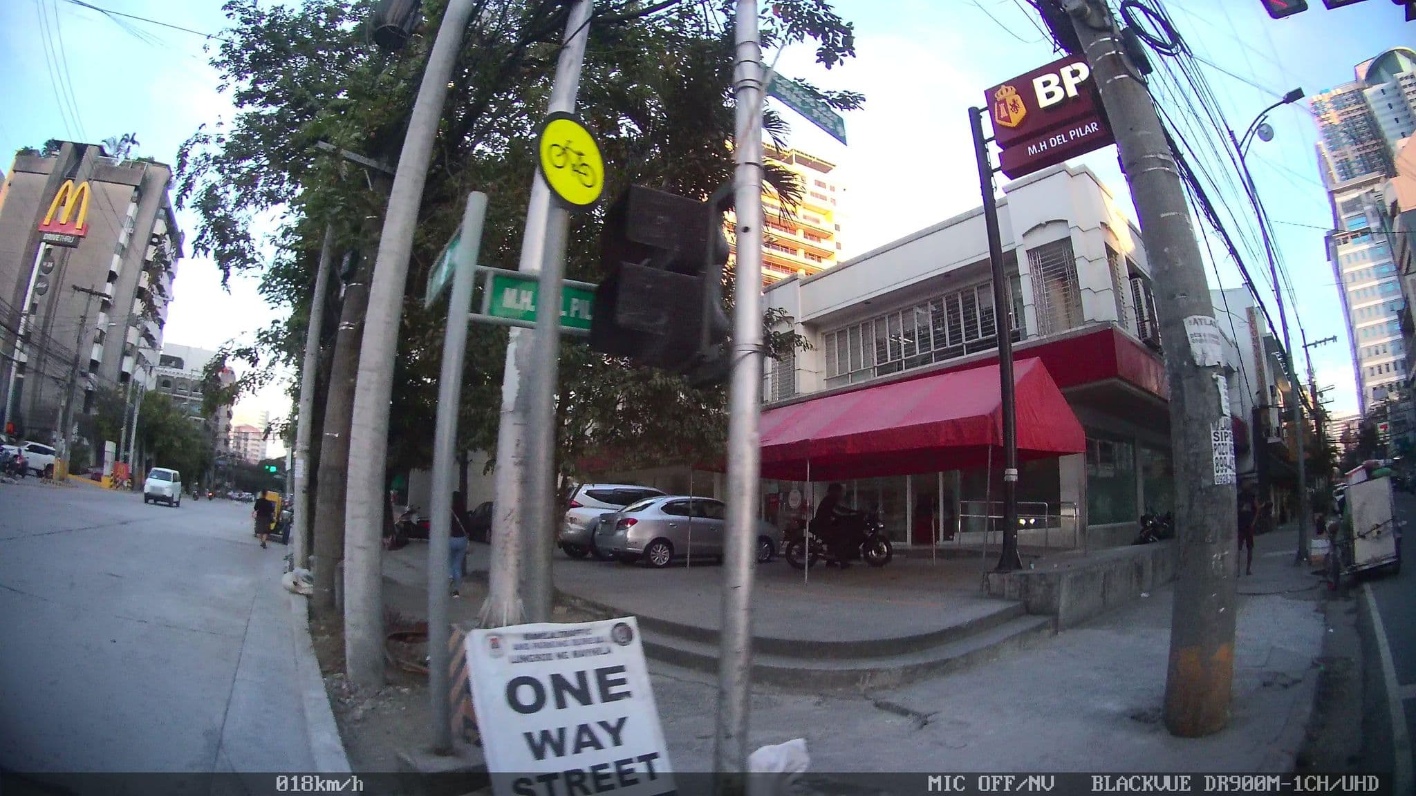 Street view near The New Aussie Slouch Hat, Paco — © kaart_4 (CC BY-SA · Mapillary)