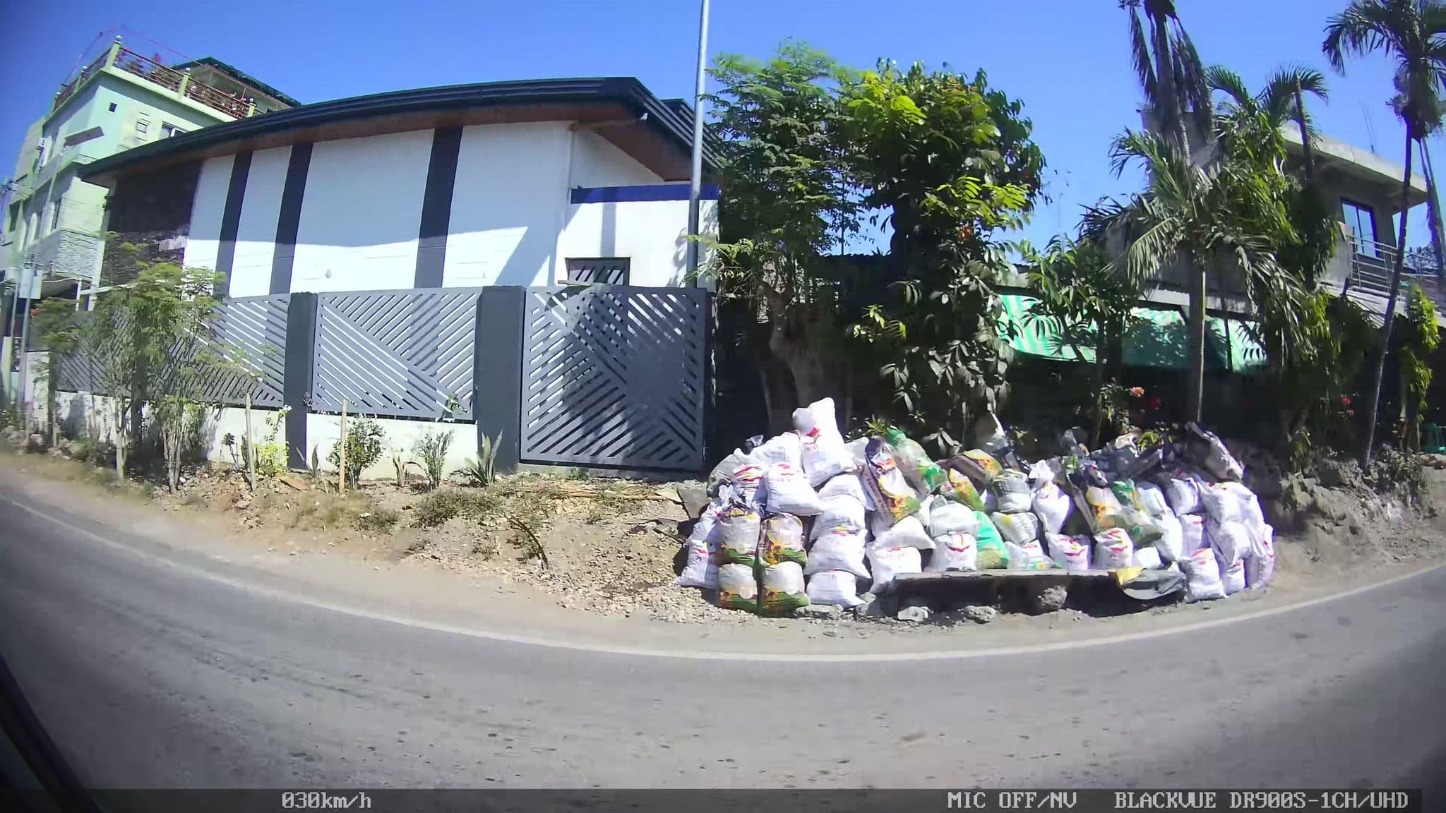 Street view near SafeHouse Elyu - Transient House, Paringao — © Kaart---RIGHT (CC BY-SA · Mapillary)