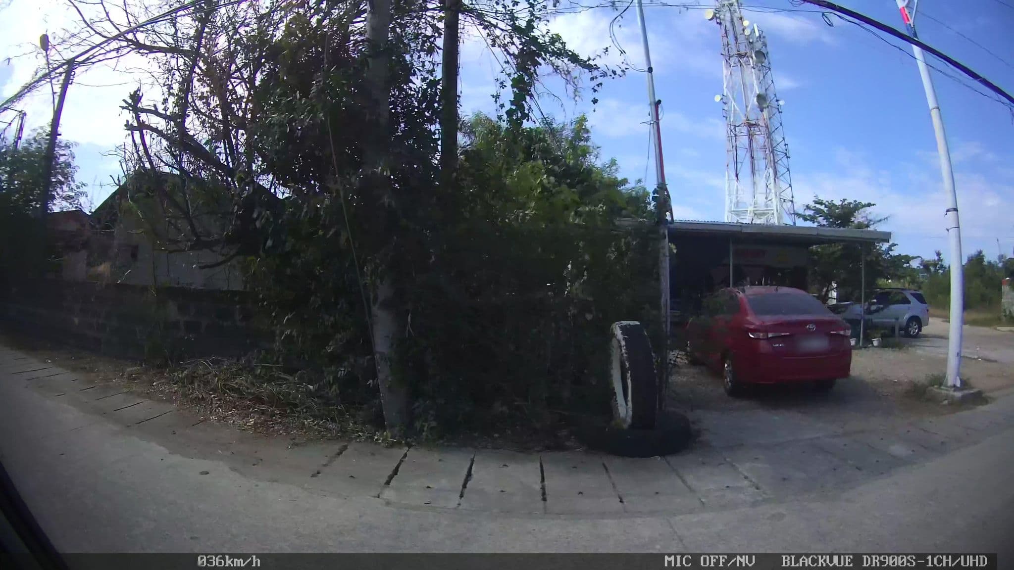 Street view near Acquatro Suites, Paringao — © Kaart---RIGHT (CC BY-SA · Mapillary)