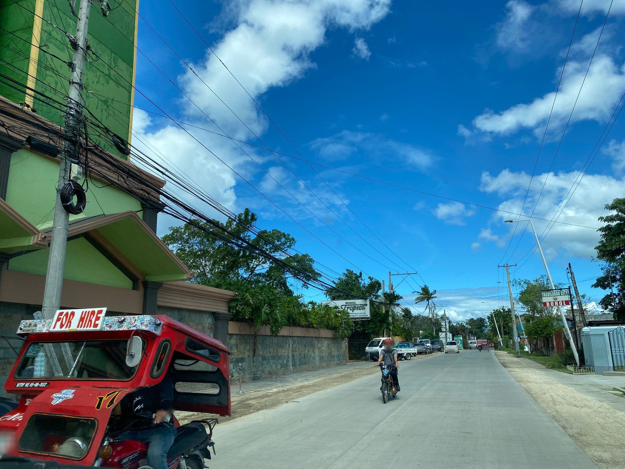 Street view near Bohol Tropics Resort, Tagbilaran City — © ronrich (CC BY-SA · Mapillary)