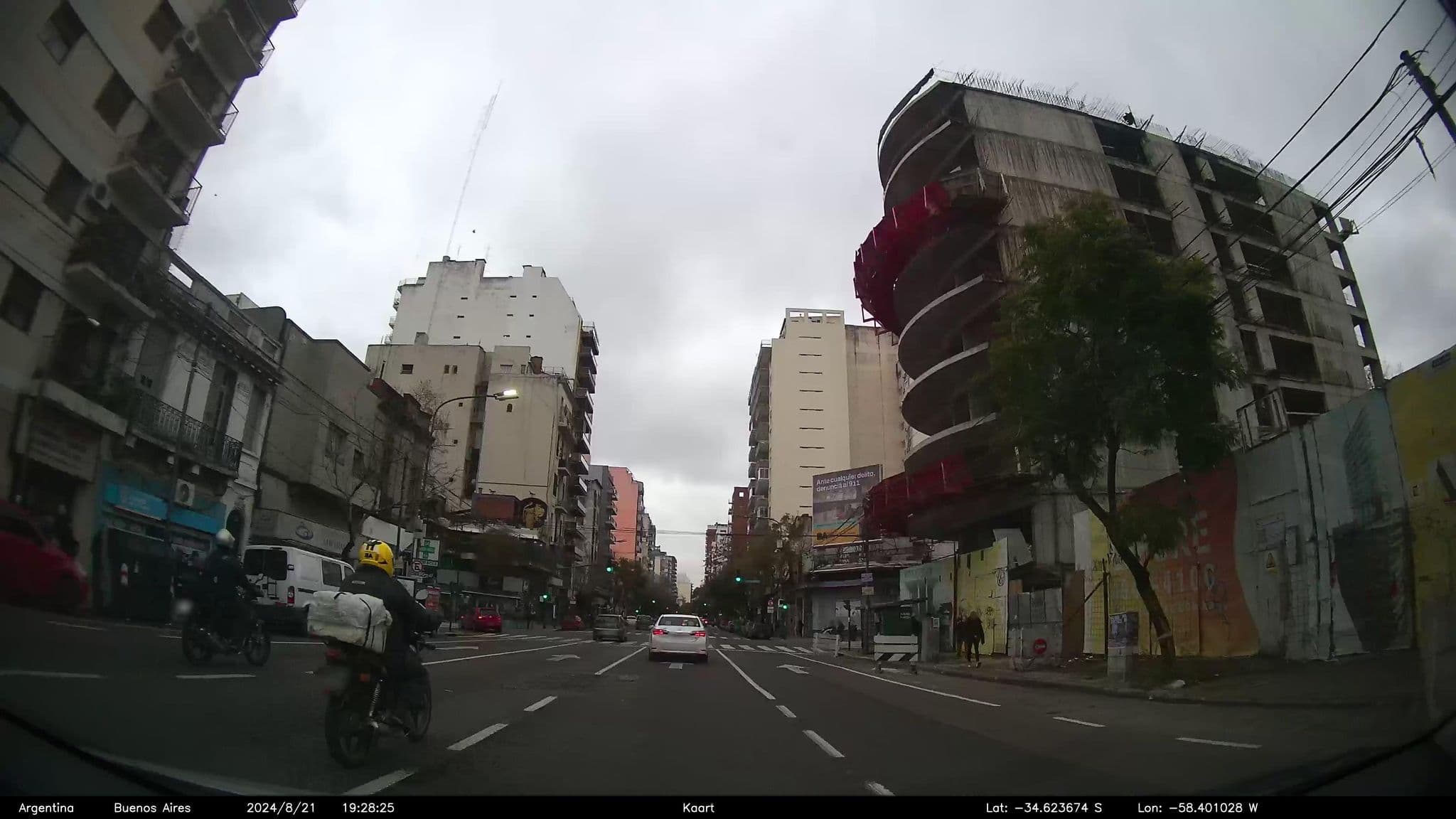Street view near Elefante Rosa Hostel, Balvanera — © kaartcam (CC BY-SA · Mapillary)