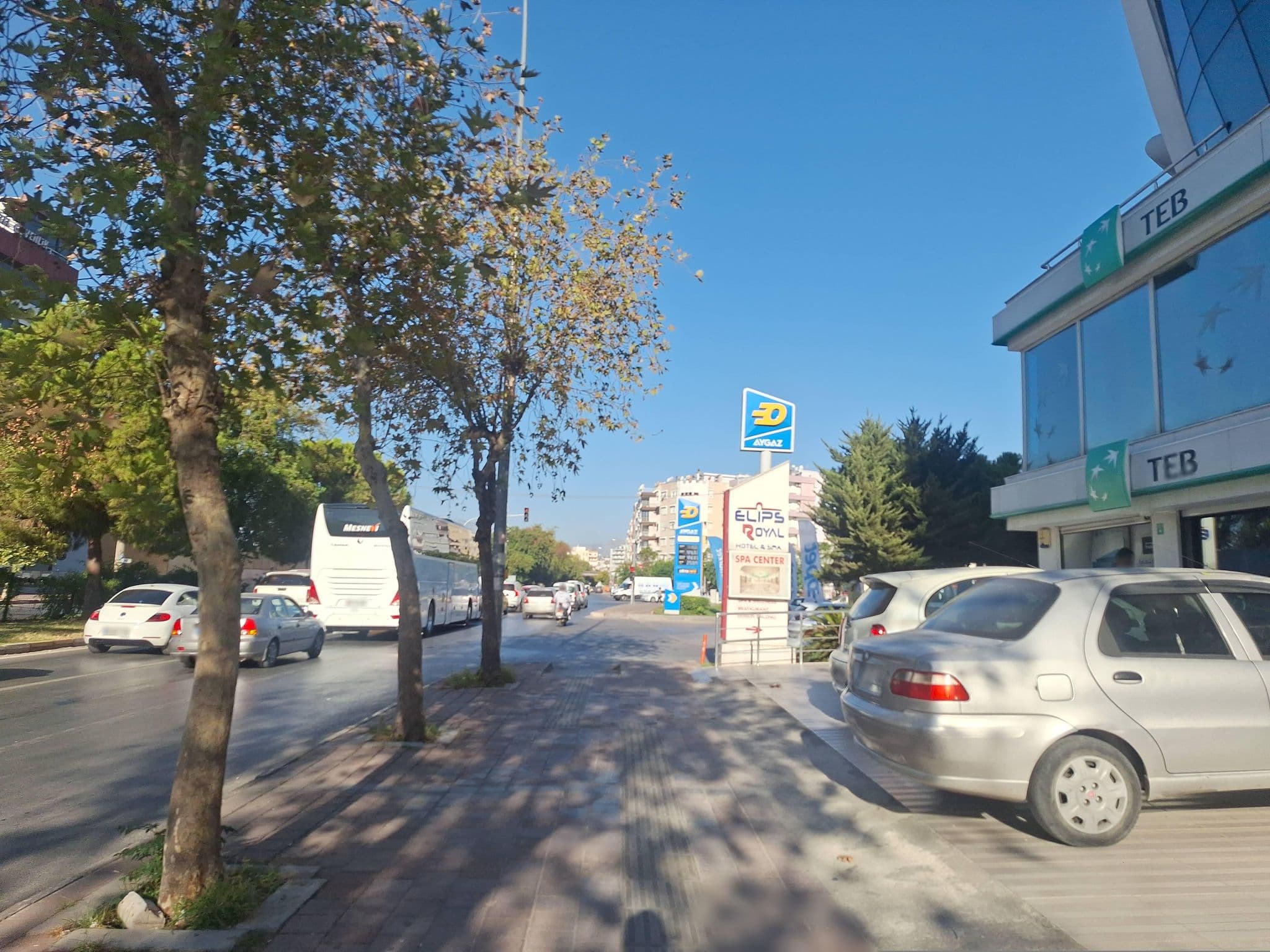 Street view near Elips Royal Hotel & Spa, Antalya — © Guria (CC BY-SA · Mapillary)