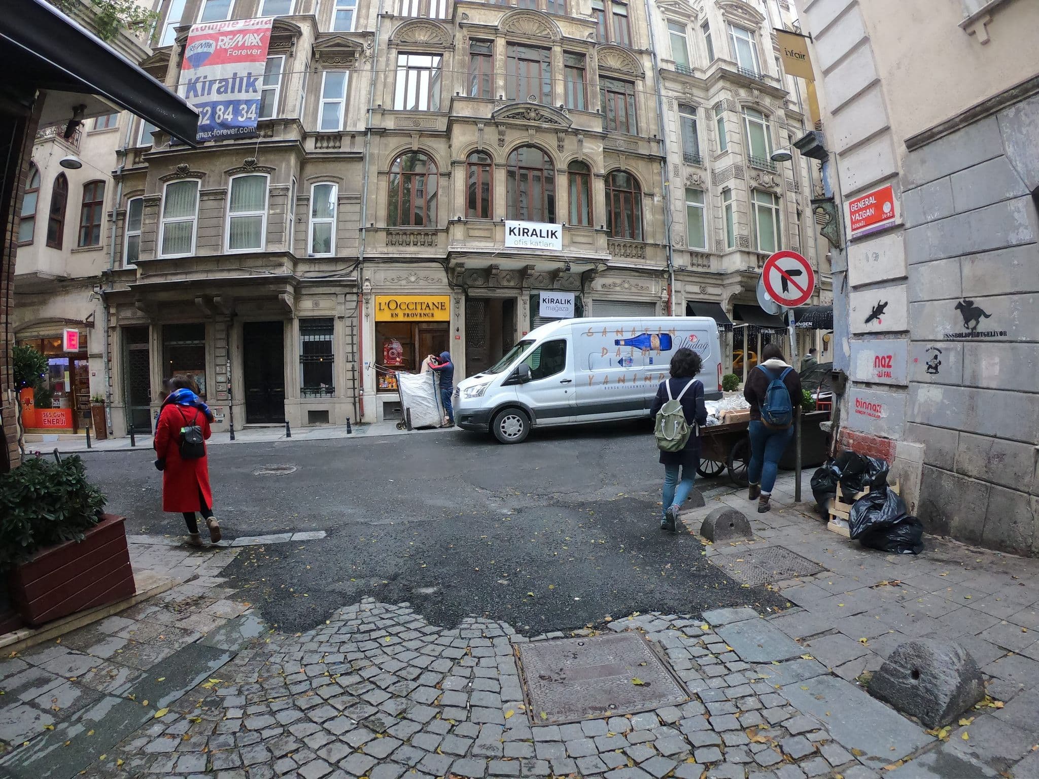 Street view near Galata M84 Apart Hotel, Eminönü — © chrisbeddow (CC BY-SA · Mapillary)