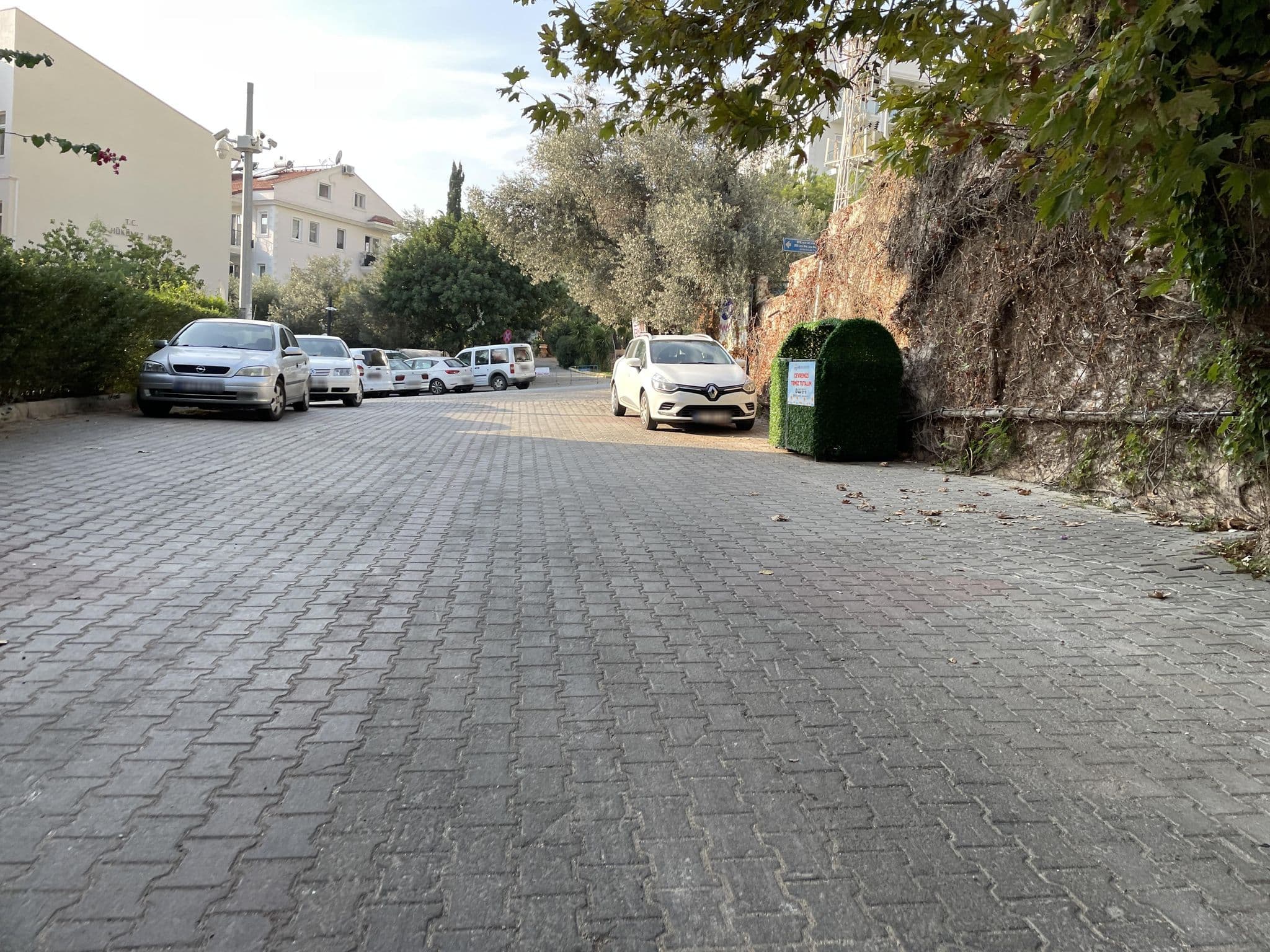 Street view near Arnna Hotel, Kaş — © egorka (CC BY-SA · Mapillary)