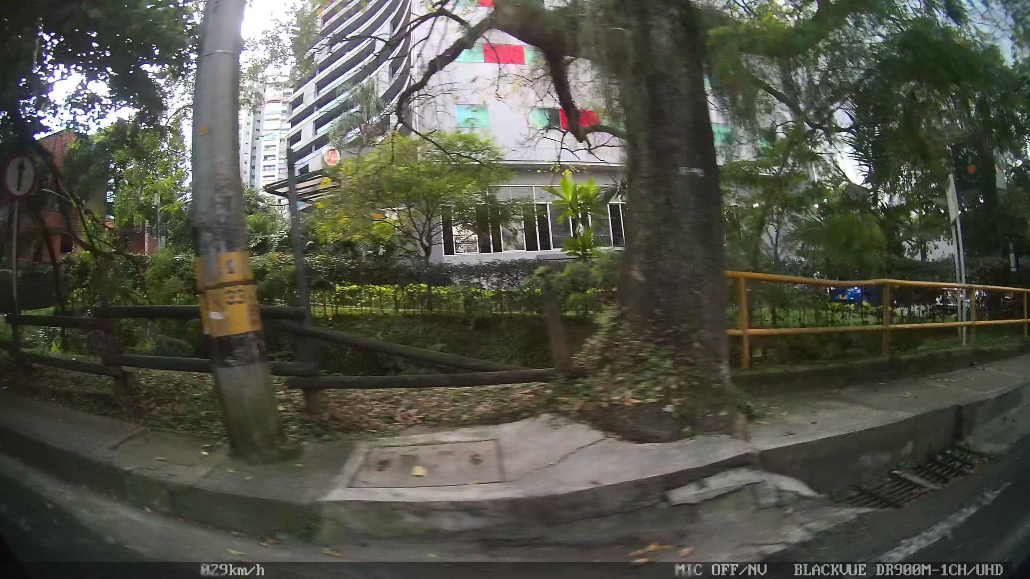 Street view near Hampton by Hilton Medellín, Envigado — © kaart_4 (CC BY-SA · Mapillary)