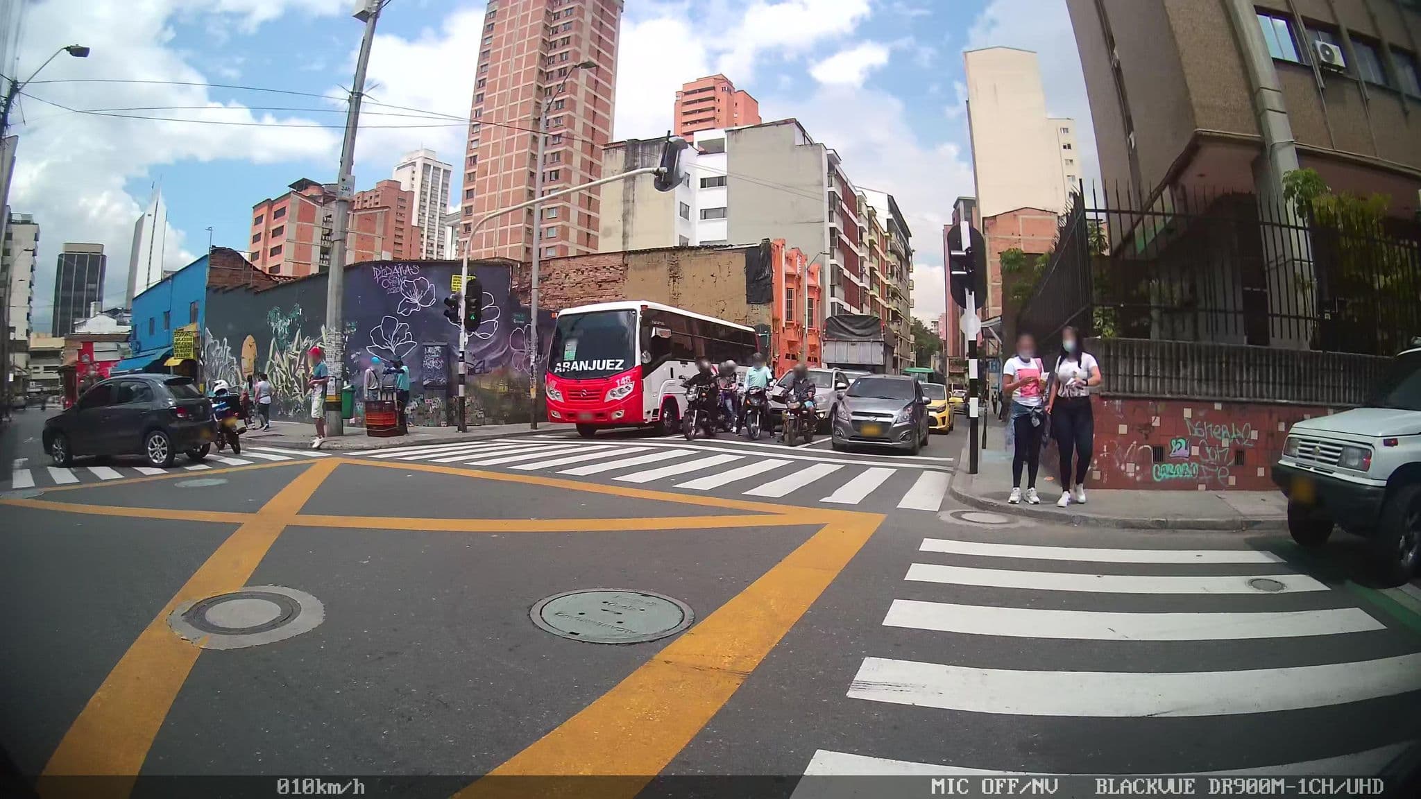 Street view near JEP Hostel, Medellín — © kaart_4 (CC BY-SA · Mapillary)