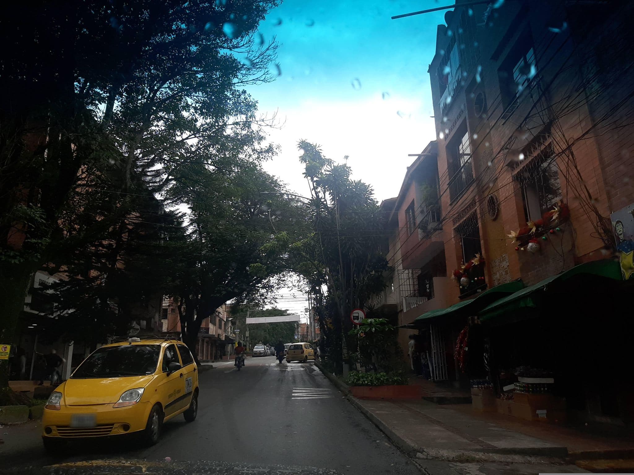 Street view near Metro Hostal medellin, Medellín — © fiorella_lopez (CC BY-SA · Mapillary)