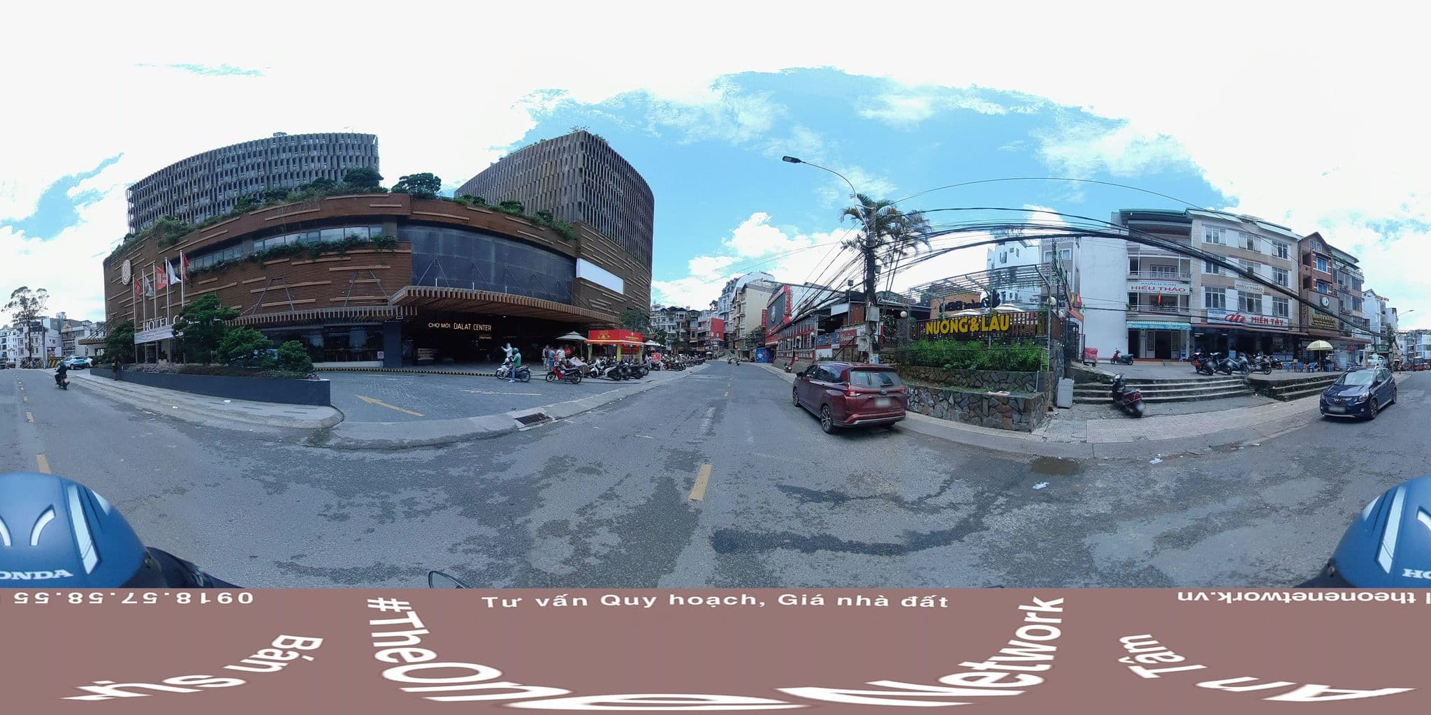 Street view near Hôtel Colline, Ðà Lạt — © theonenetwork (CC BY-SA · Mapillary)