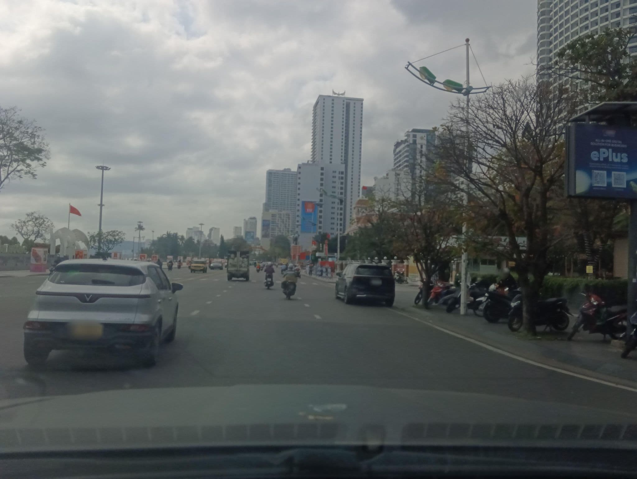 Street view near Hyatt Regency Nha Trang, Nha Trang — © builangbat (CC BY-SA · Mapillary)