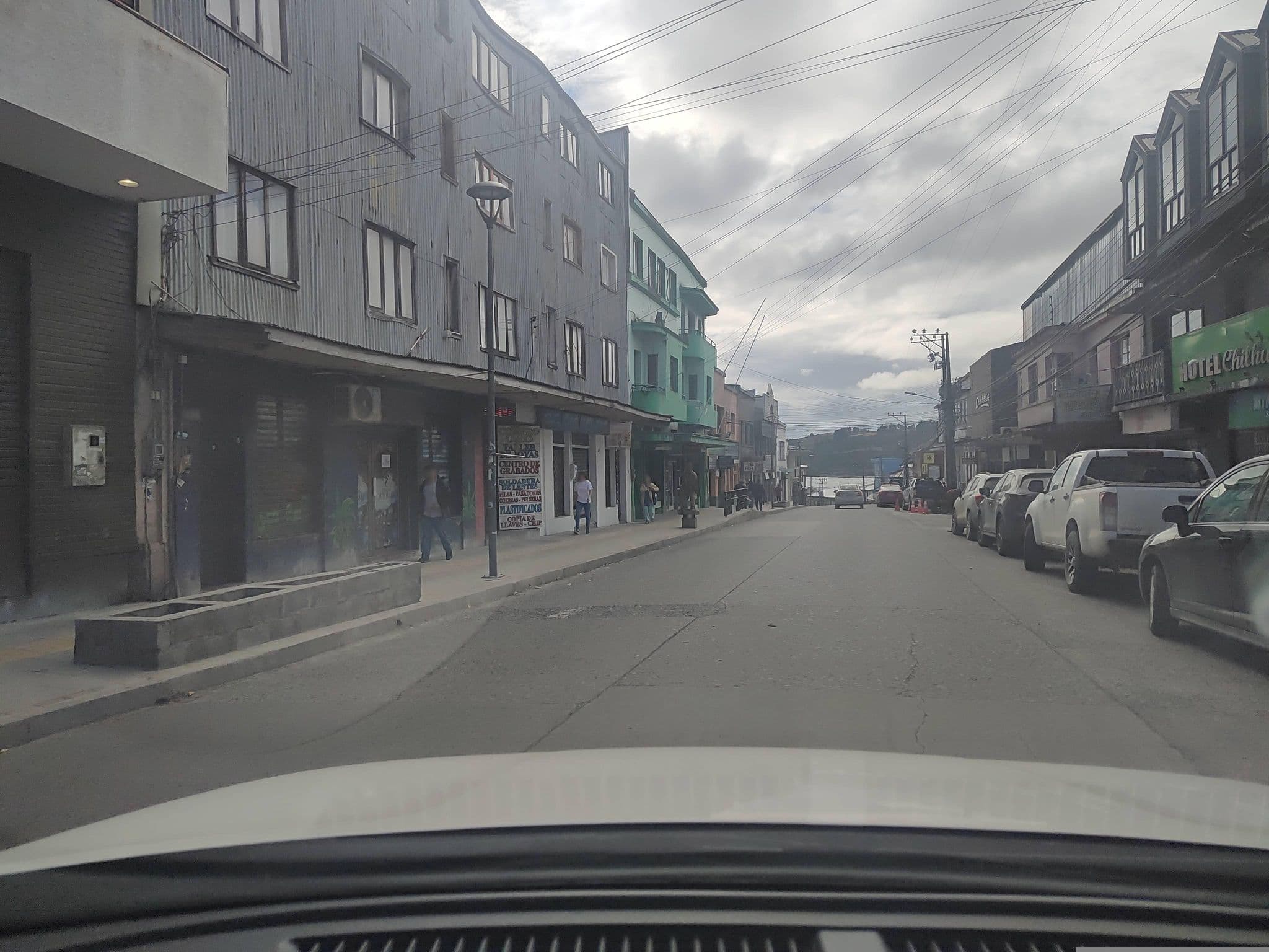 Street view near Hotel Chilhue, Mella Marquez Idolina Del Carmen, Castro — © andresduhour (CC BY-SA · Mapillary)