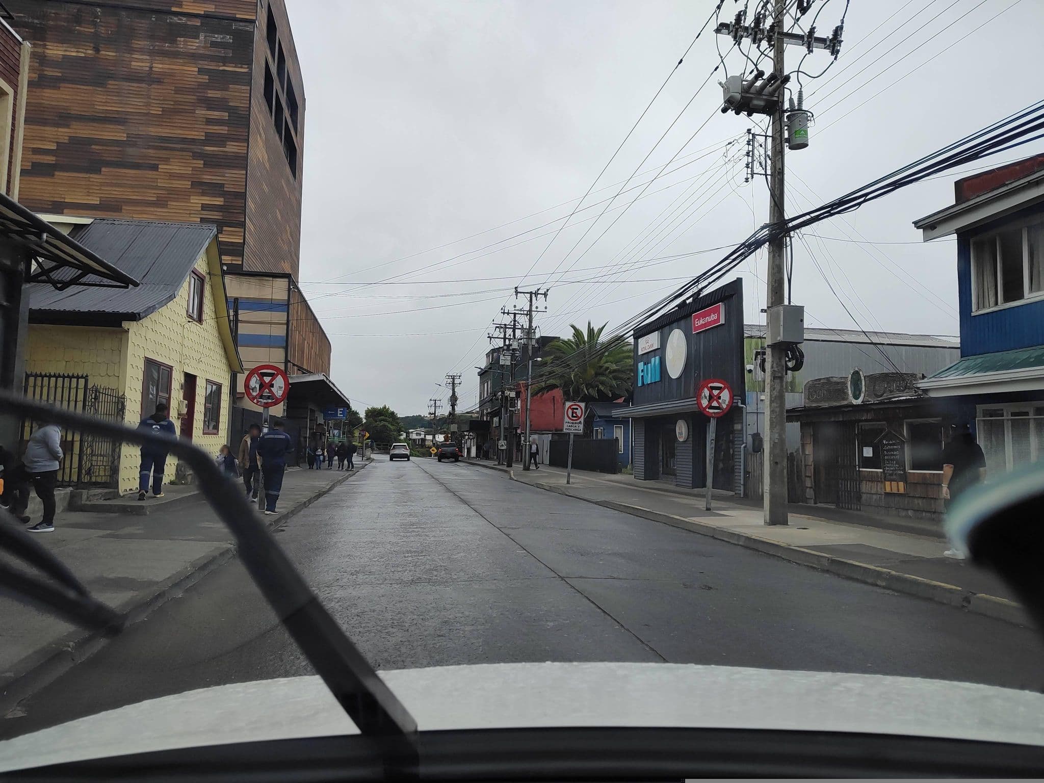 Street view near Hostal Cordillera Castro Chiloé, Castro — © andresduhour (CC BY-SA · Mapillary)