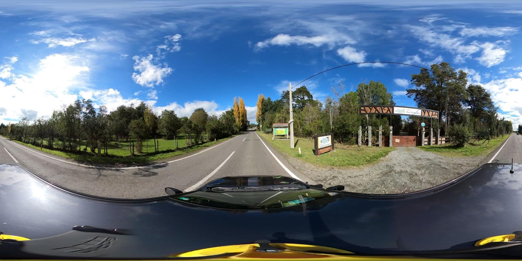 Street view near Cascadas Hotel, La Ensenada — © manescob (CC BY-SA · Mapillary)