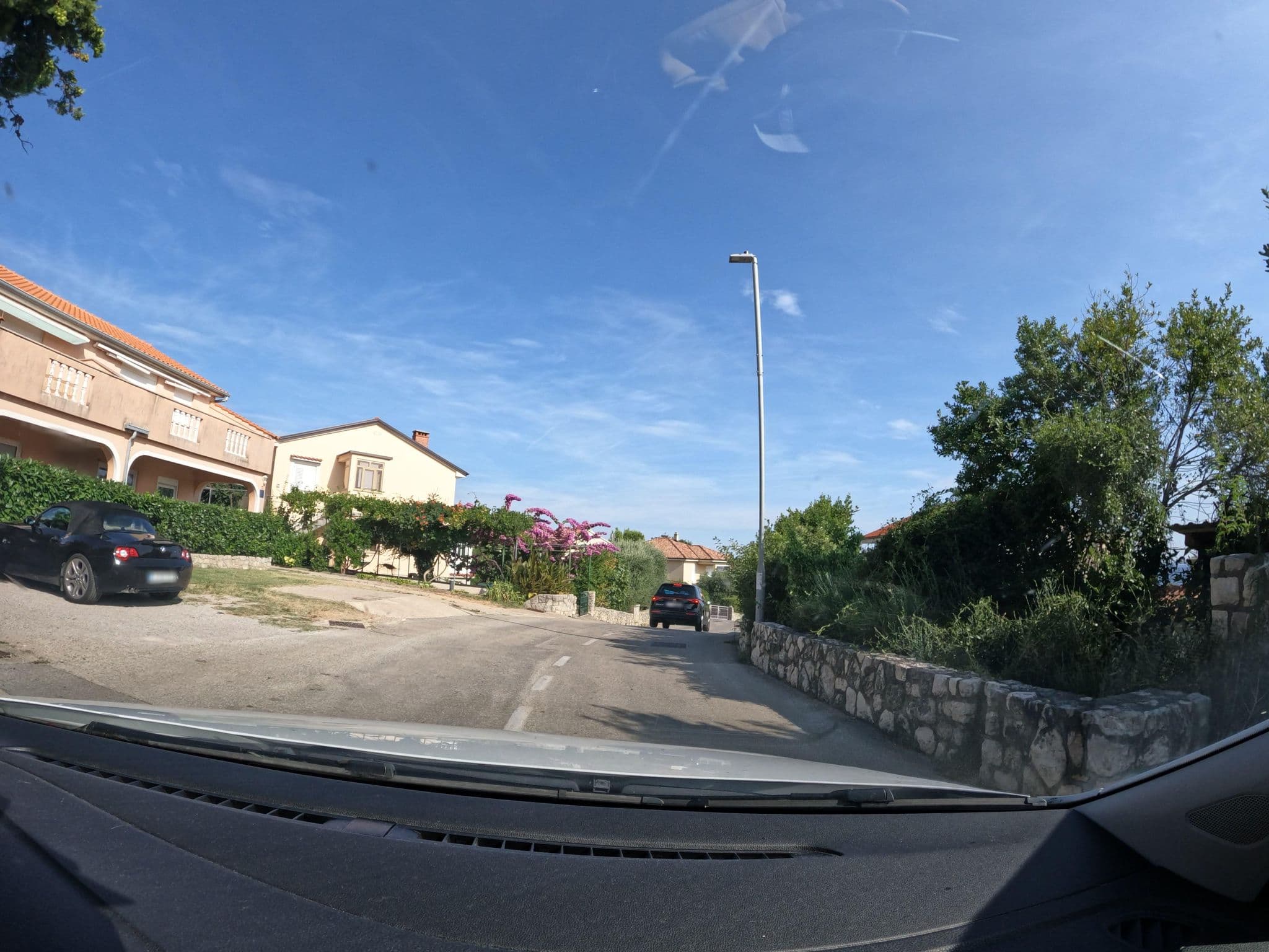 Street view near Villa Rosi iznamljivanje apartmana, Krk — © erias (CC BY-SA · Mapillary)