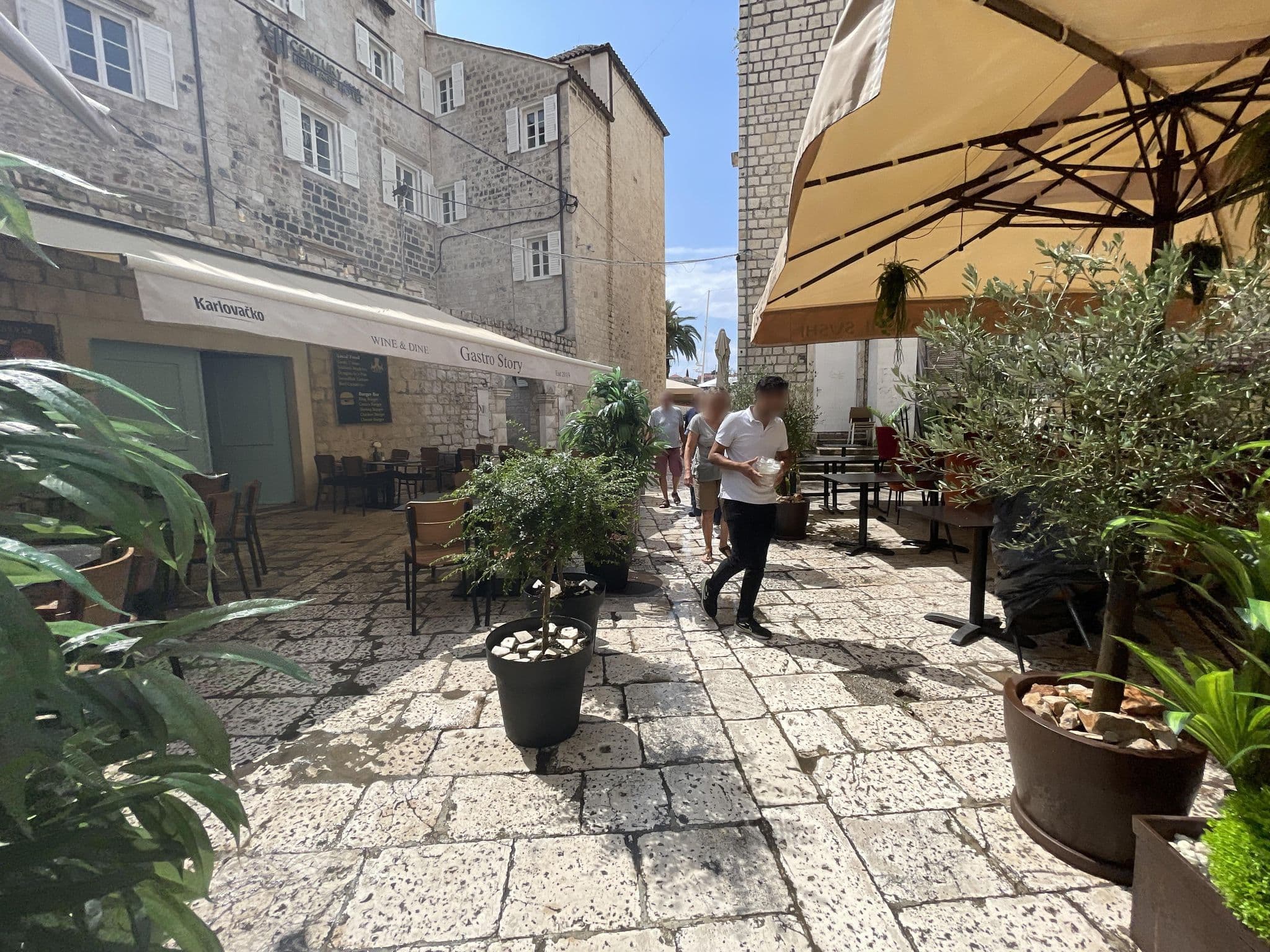 Street view near XII Century Heritage Hotel, Trogir — © filipb (CC BY-SA · Mapillary)