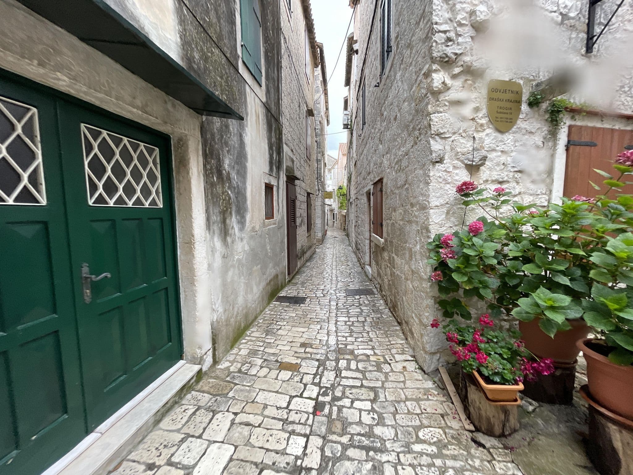 Street view near Lemon tree hotel, Trogir — © filipb (CC BY-SA · Mapillary)