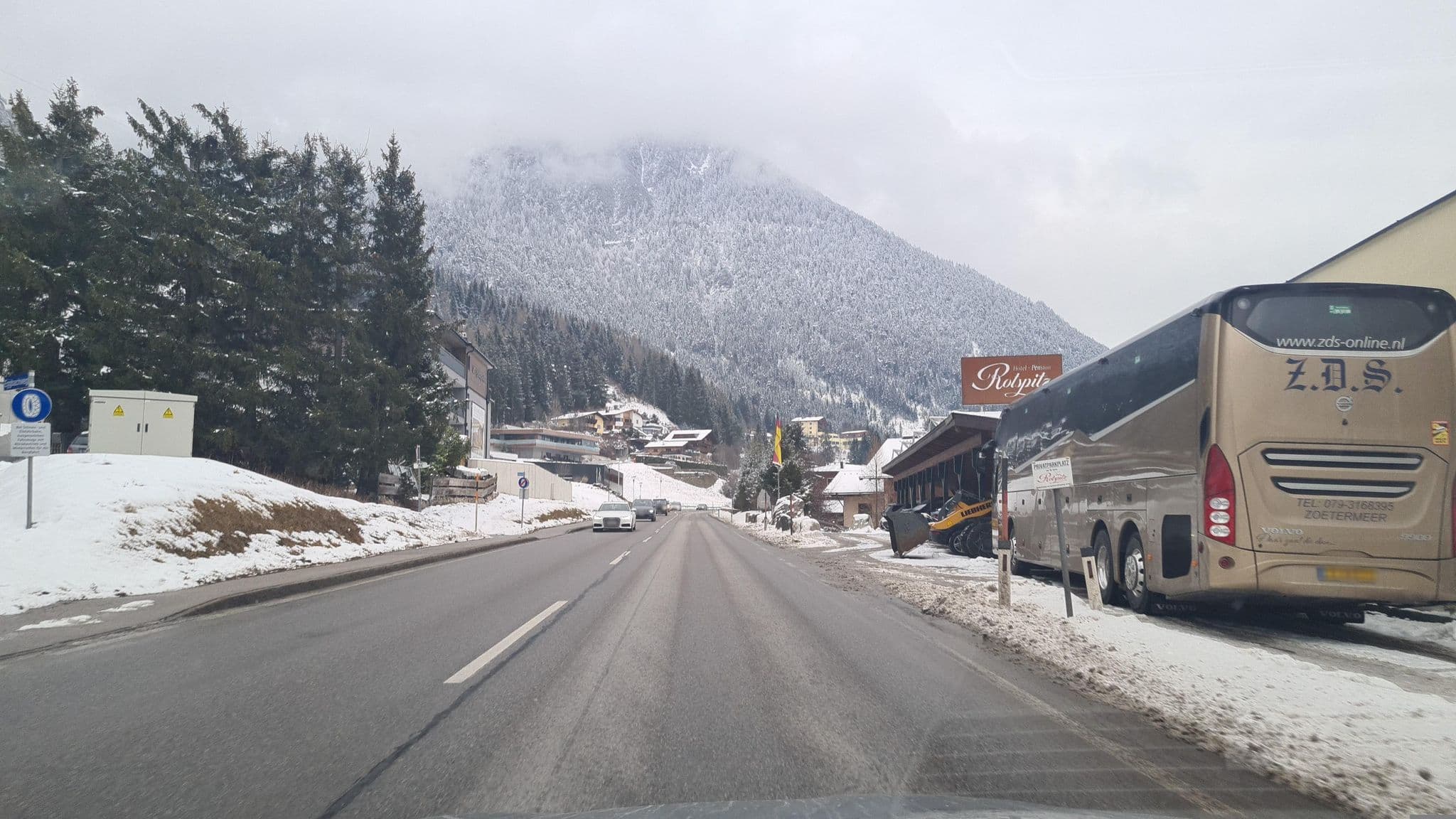 Street view near Hotel Pension Rotspitz, Maurach — © dsmm (CC BY-SA · Mapillary)