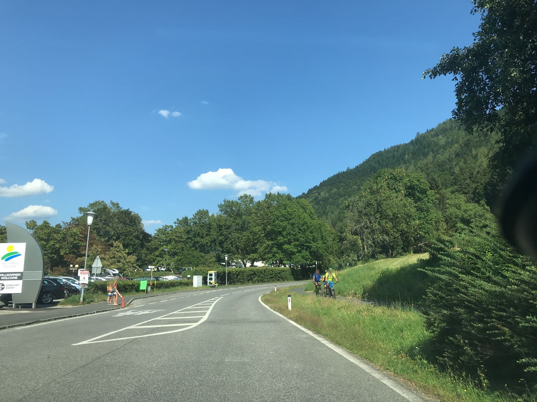 Street view near Seecamping Berghof Ossiacher See, Landskron — © wanderwuetiger (CC BY-SA · Mapillary)