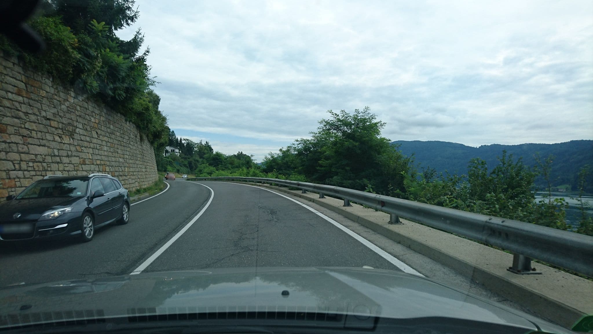 Street view near Haus Kanzi Appartements, Bodensdorf — © voschix (CC BY-SA · Mapillary)