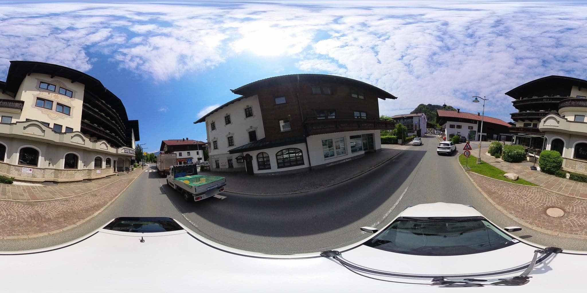 Street view near Das Walchsee - Move & Relax, Kössen — © osmplus_org (CC BY-SA · Mapillary)