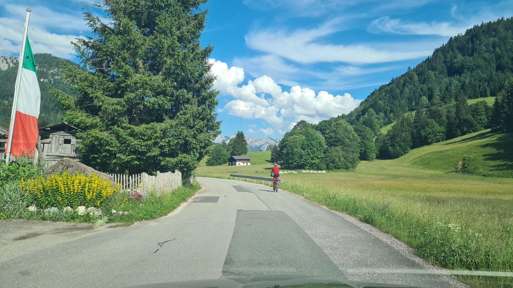 Street view near Heutaler Hof . Hotel im Naturidyll, Lofer — © schermy_at (CC BY-SA · Mapillary)