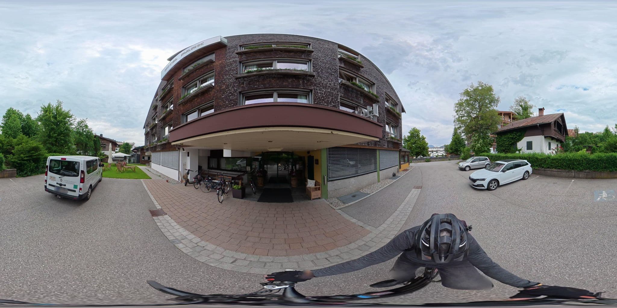 Street view near Hotel Park St. Johann in Tirol, Sankt Johann in Tirol — © osmplus_org (CC BY-SA · Mapillary)