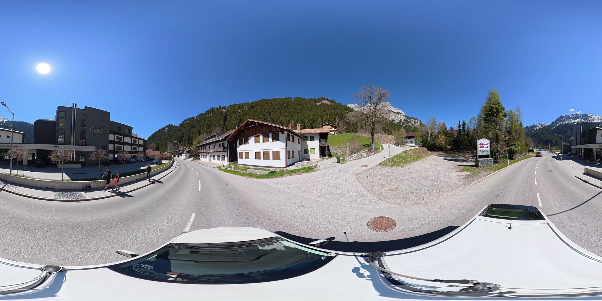 Street view near haldensee **** - Naturerlebnis und Wellnesshotel, Tannheimer Tal, Tannheim — © osmplus_org (CC BY-SA · Mapillary)