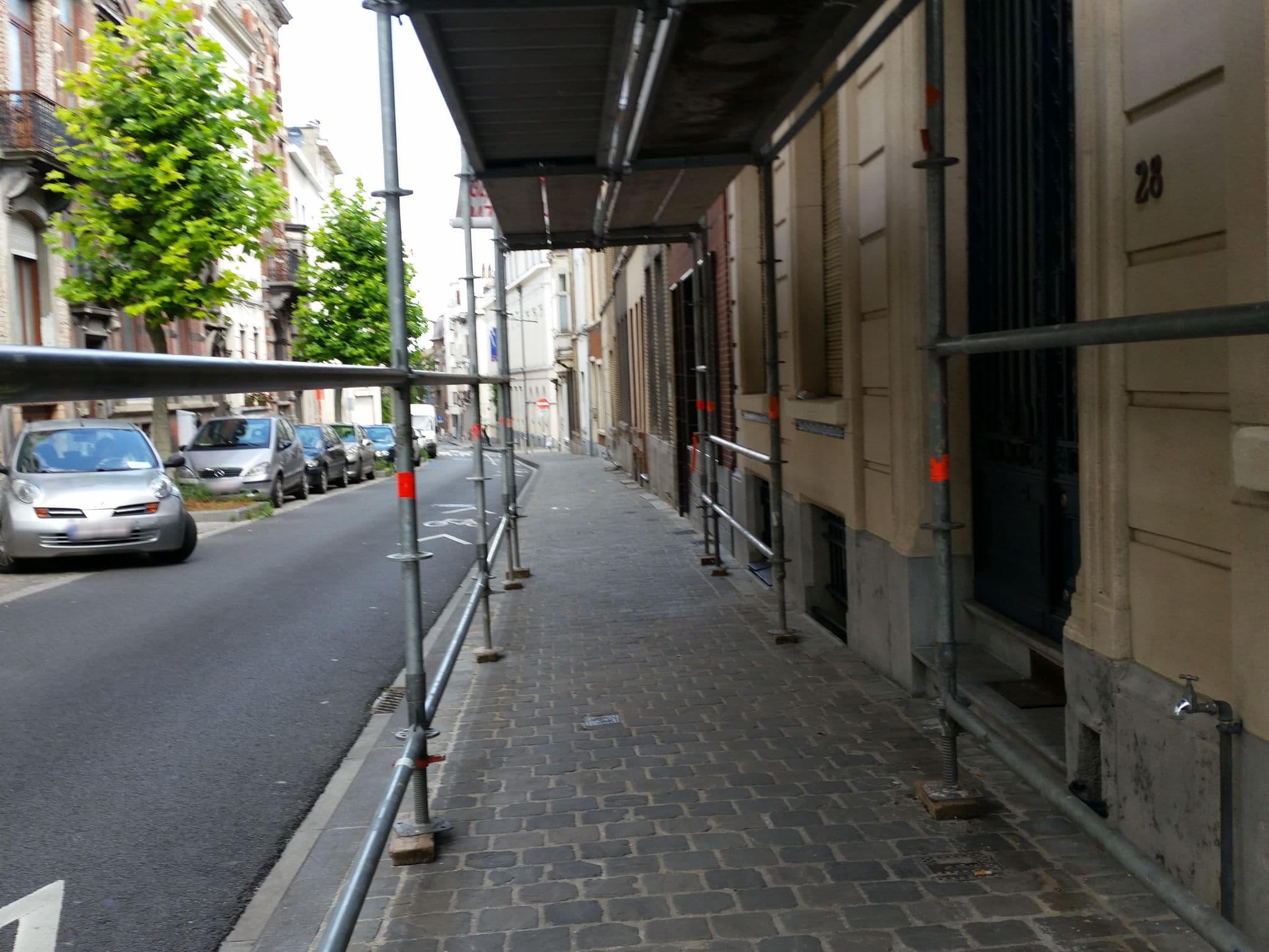 Street view near Hotel de Maitre de Vaughan, Saint-Josse-ten-Noode — © filipc (CC BY-SA · Mapillary)