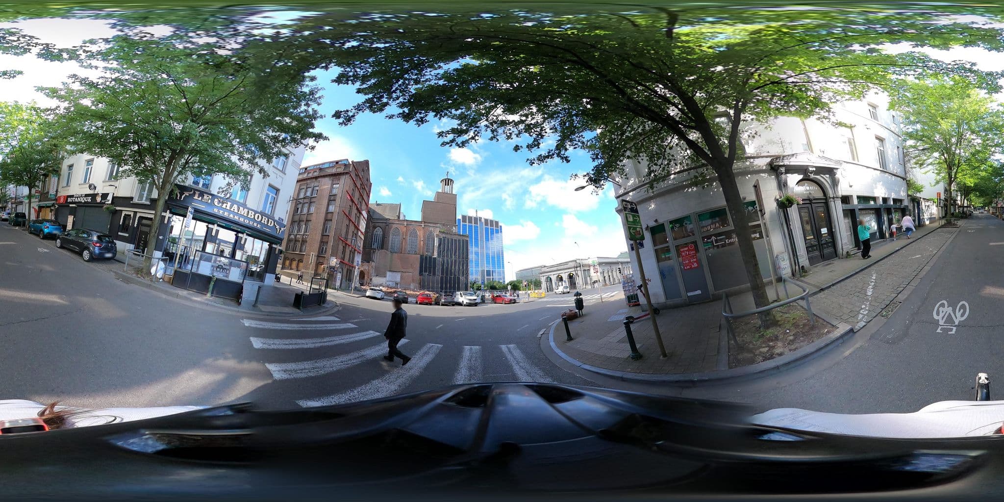 Street view near Belge Epoque, Saint-Josse-ten-Noode — © RaphaelPasLoin (CC BY-SA · Mapillary)
