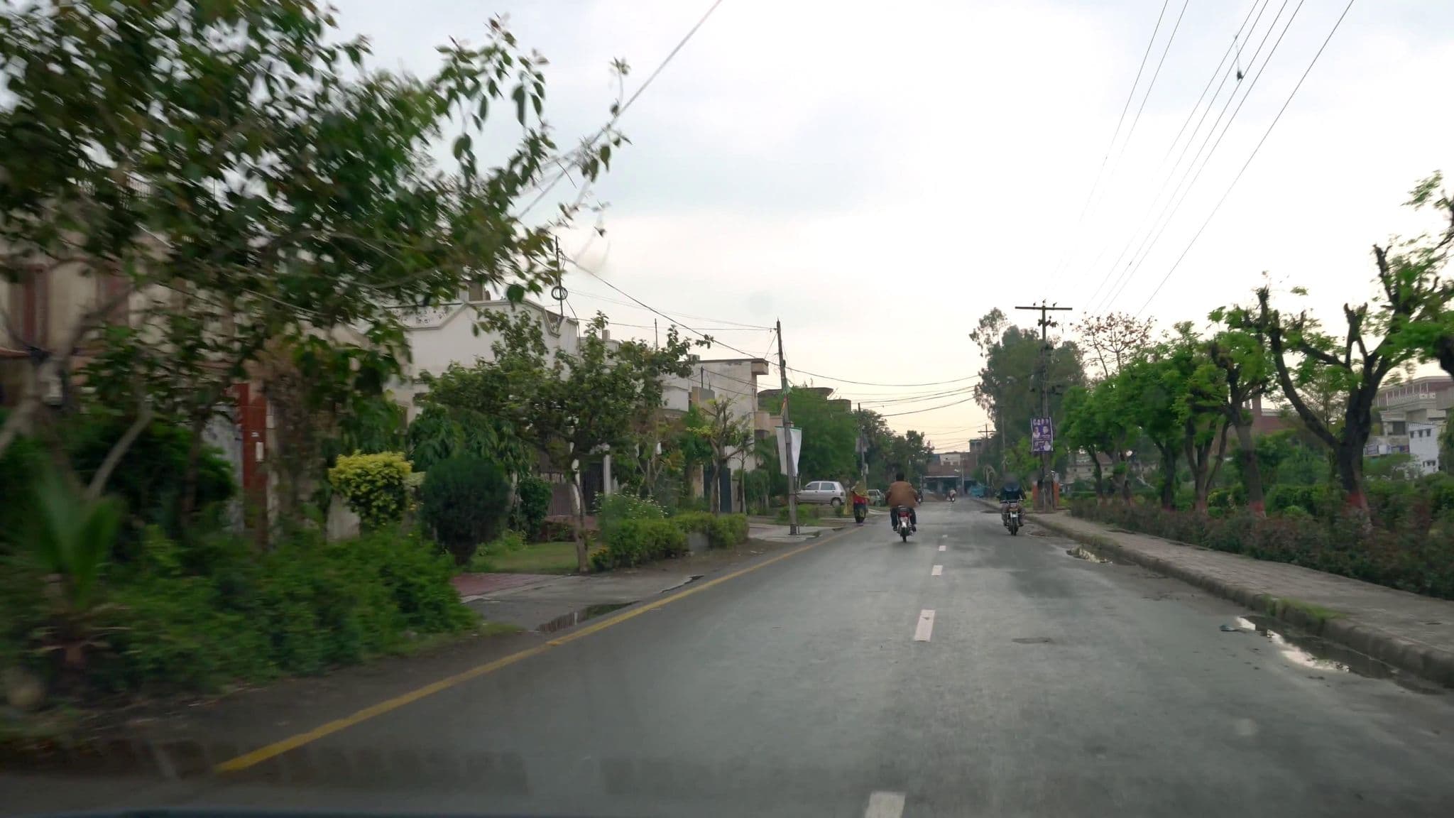 Street view near Hotel Gate Way, Faisalabad — © cut (CC BY-SA · Mapillary)
