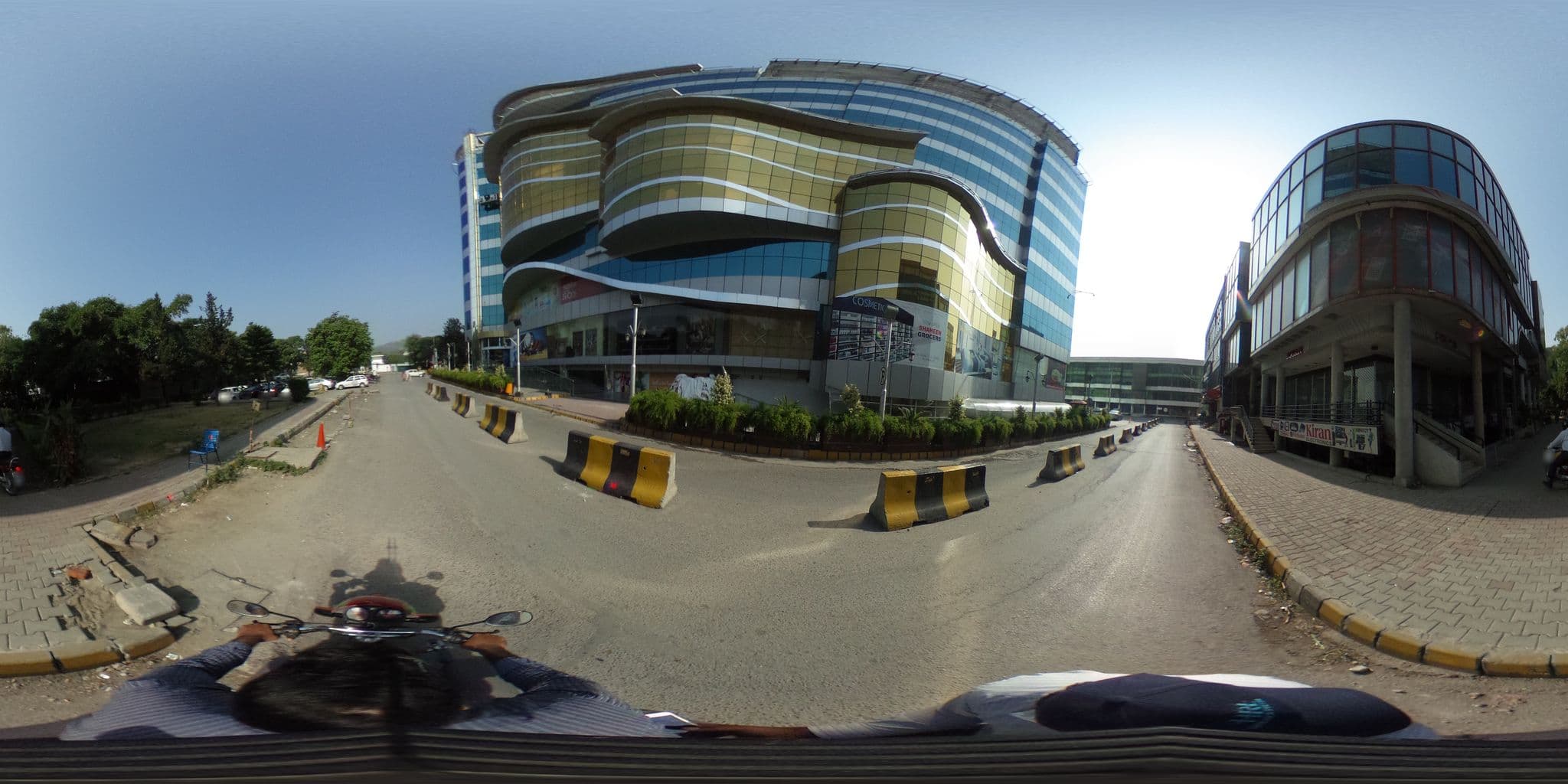 Street view near Cadillac Hotel, Islamabad — © rizwanalvi1 (CC BY-SA · Mapillary)