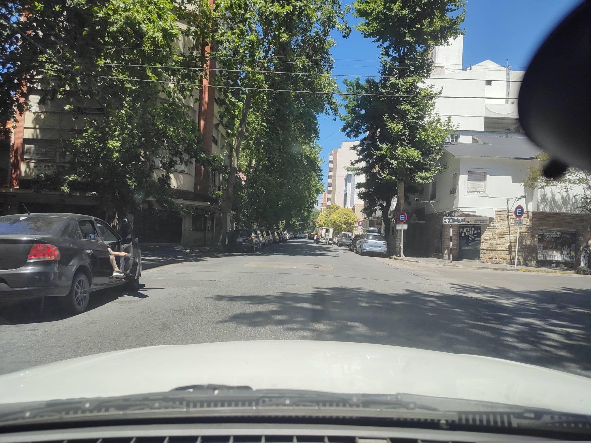 Street view near Hostel Brown, Mar del Plata — © Kaart_Local (CC BY-SA · Mapillary)
