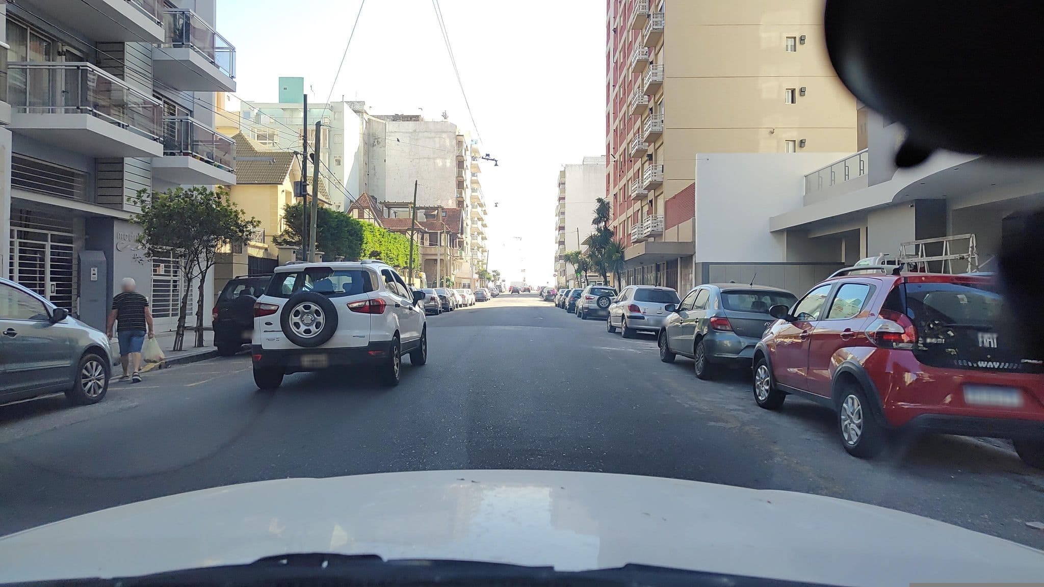 Street view near Hostel Puerto Nómade, Mar del Plata — © Kaart_Local (CC BY-SA · Mapillary)