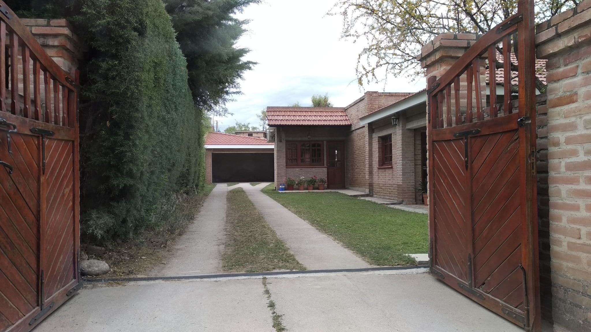 Street view near Dormi's Hotel, Mina Clavero — © isita2018 (CC BY-SA · Mapillary)