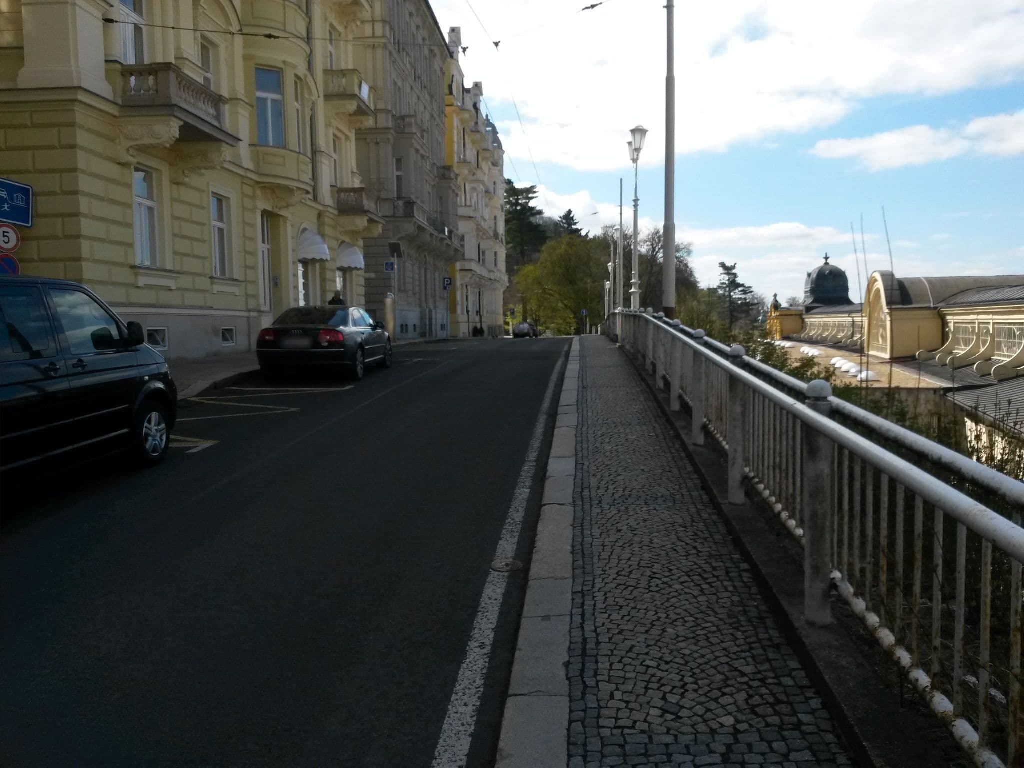 Street view near Lázeňský hotel Labe, Mariánské Lázně — © rausk (CC BY-SA · Mapillary)