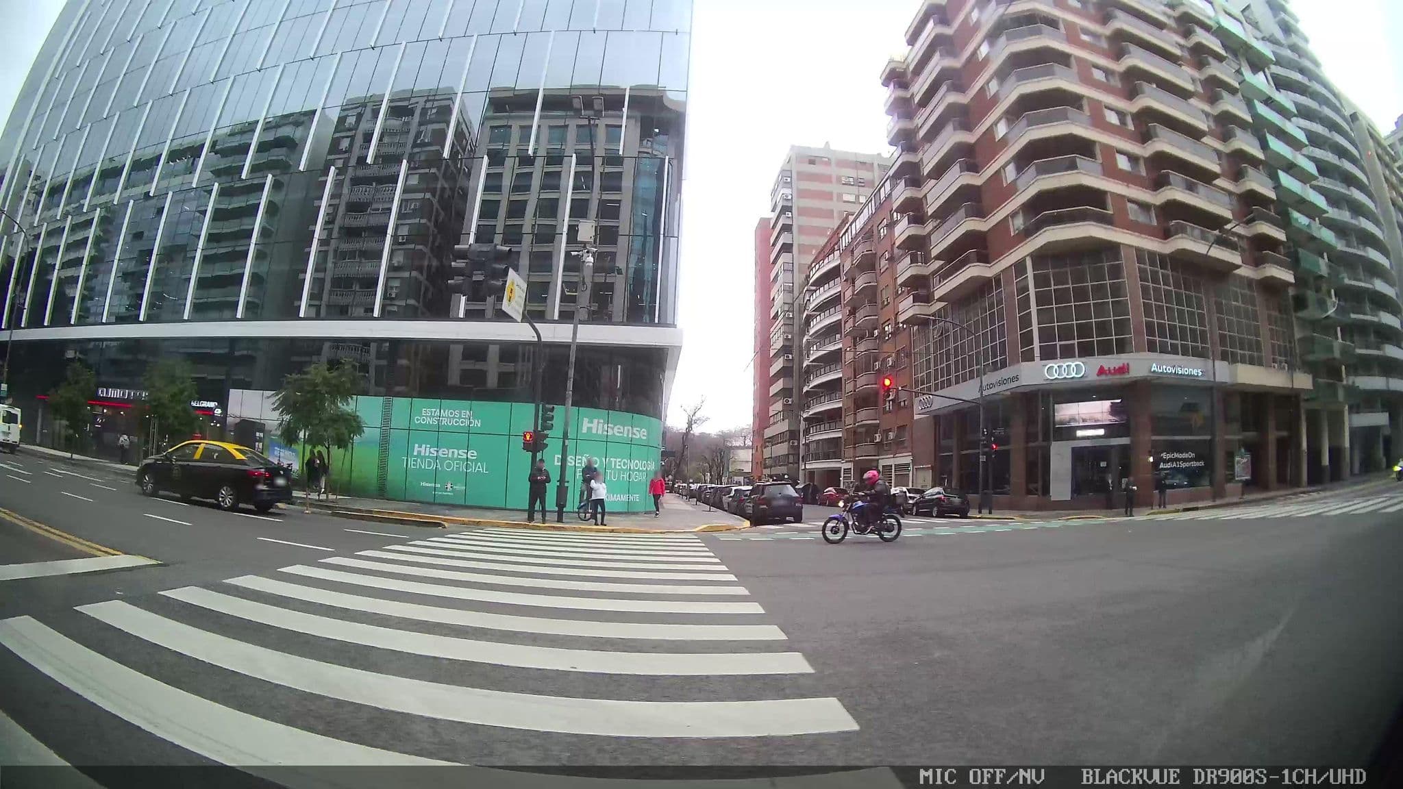 Street view near LM Hotel, Belgrano — © kaart_1 (CC BY-SA · Mapillary)