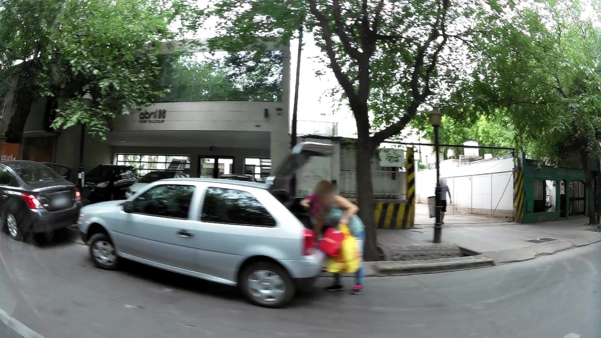 Street view near Hotel Boutique Abril, Mendoza