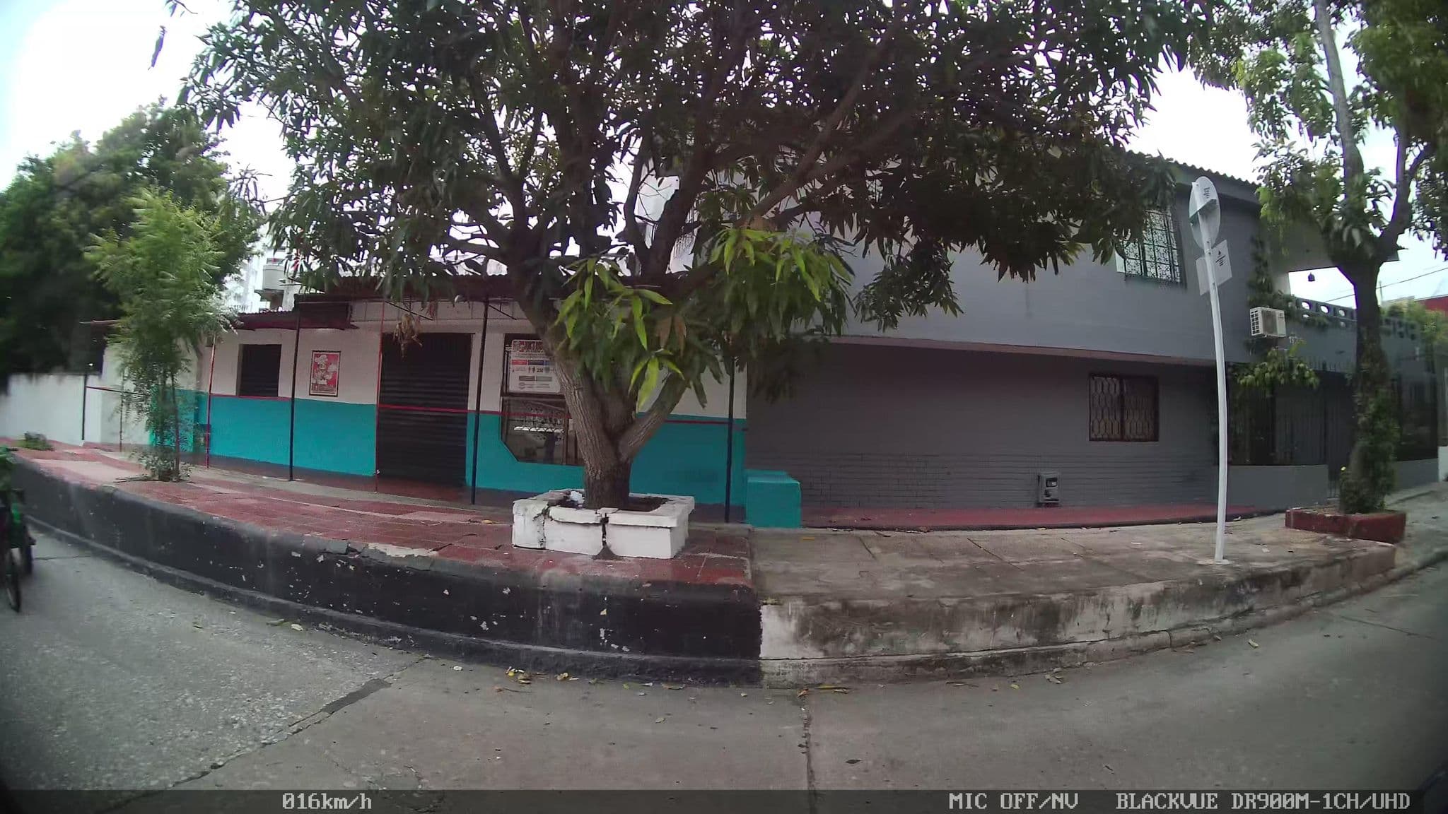 Street view near Hotel Casa Paraíso, Barranquilla — © kaart_2 (CC BY-SA · Mapillary)