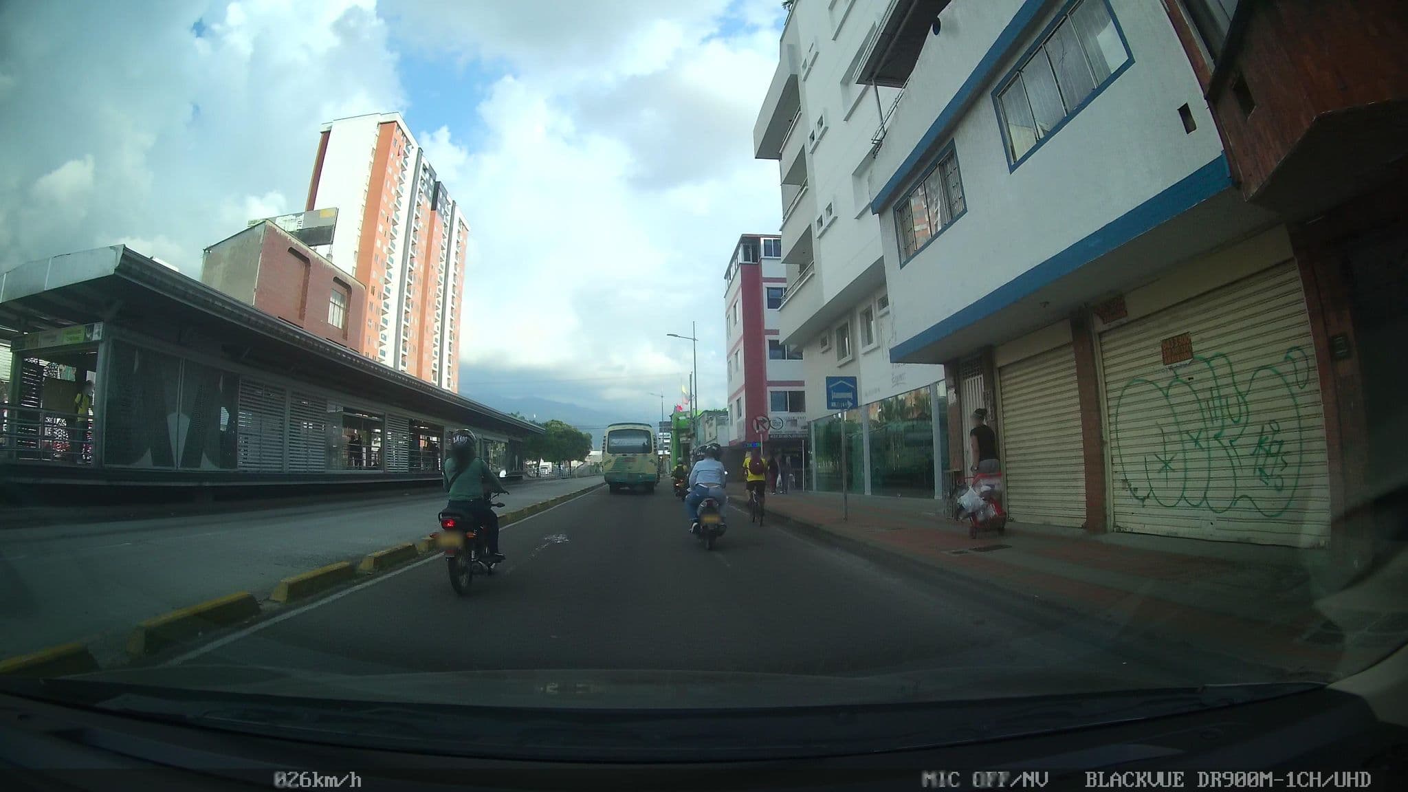 Street view near Hotel Buena Vista Express, Bucaramanga — © kaart_2 (CC BY-SA · Mapillary)