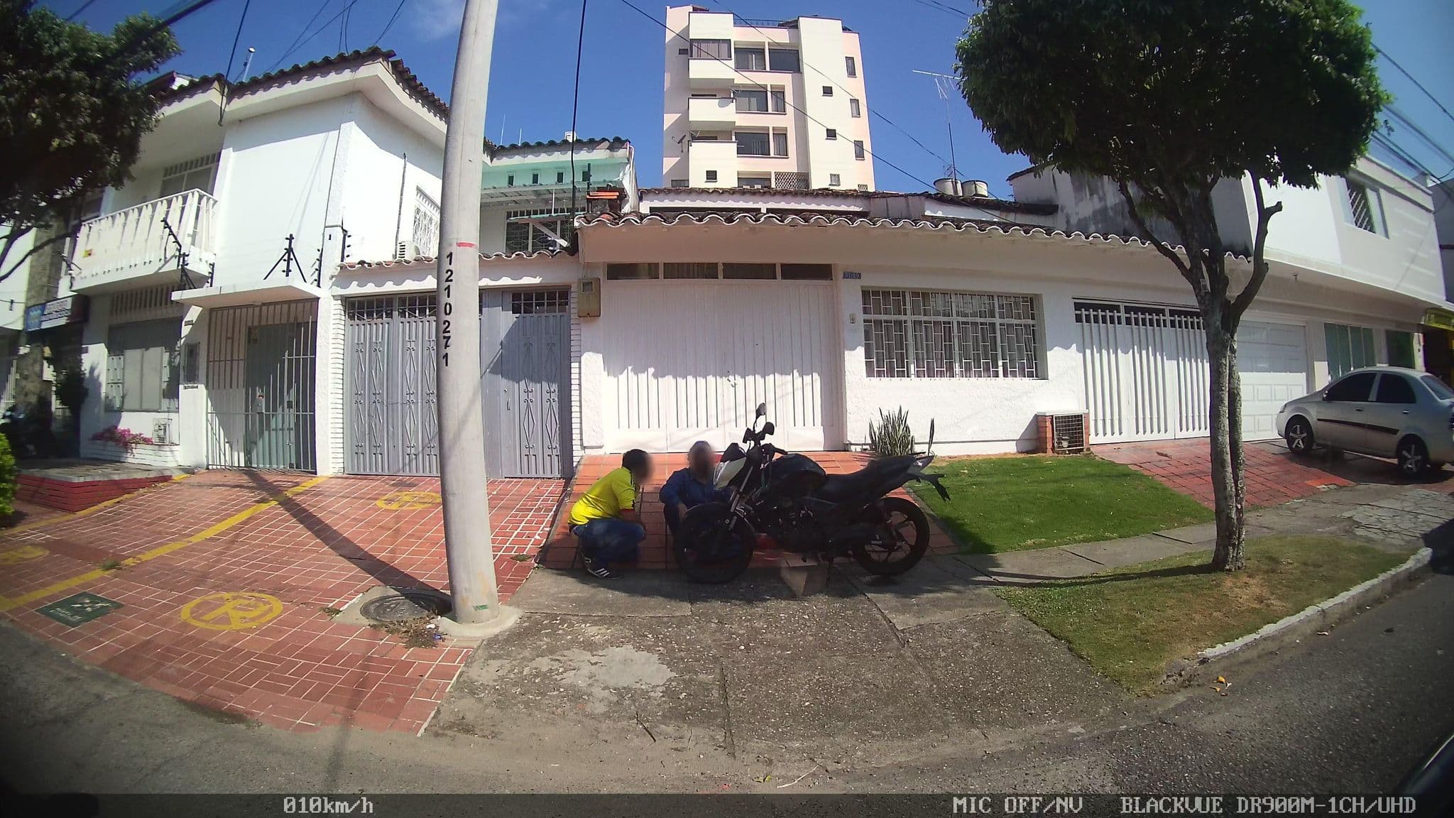 Street view near HOTEL AYENDA Antiguo Campestre, Bucaramanga — © kaart_2 (CC BY-SA · Mapillary)